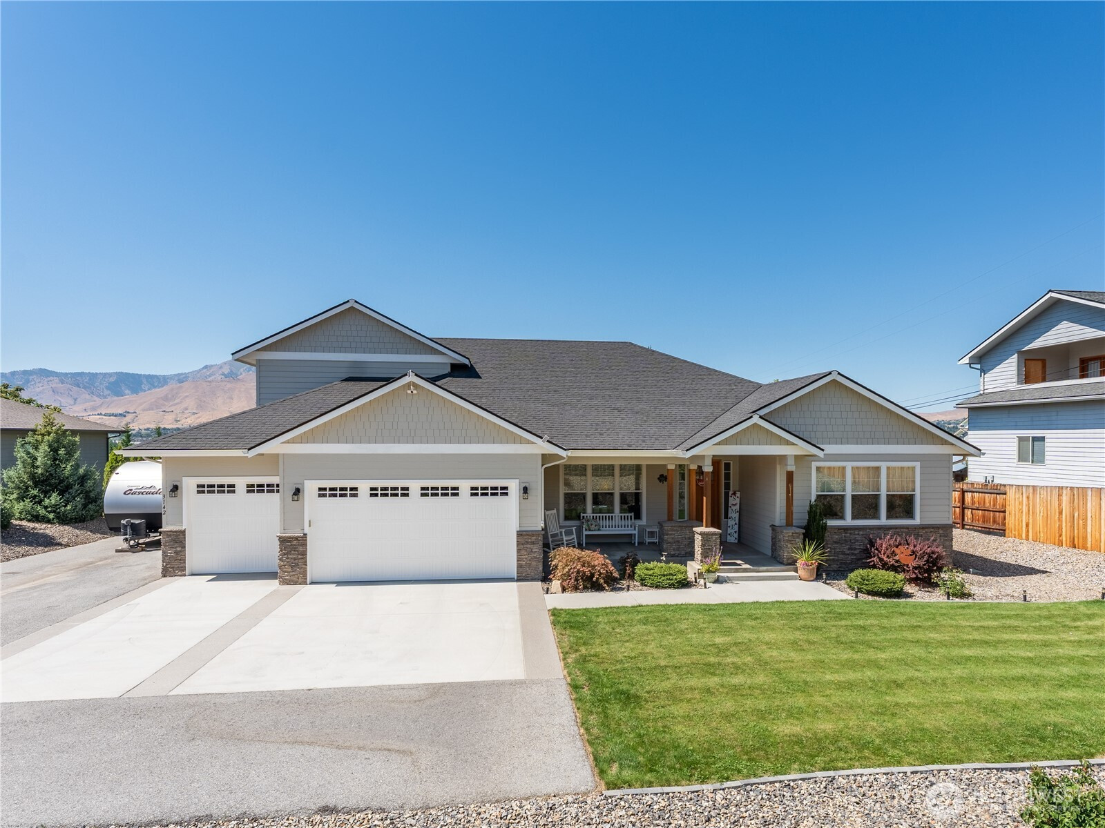 3142 NW Delcon Court, East Wenatchee, WA 98802