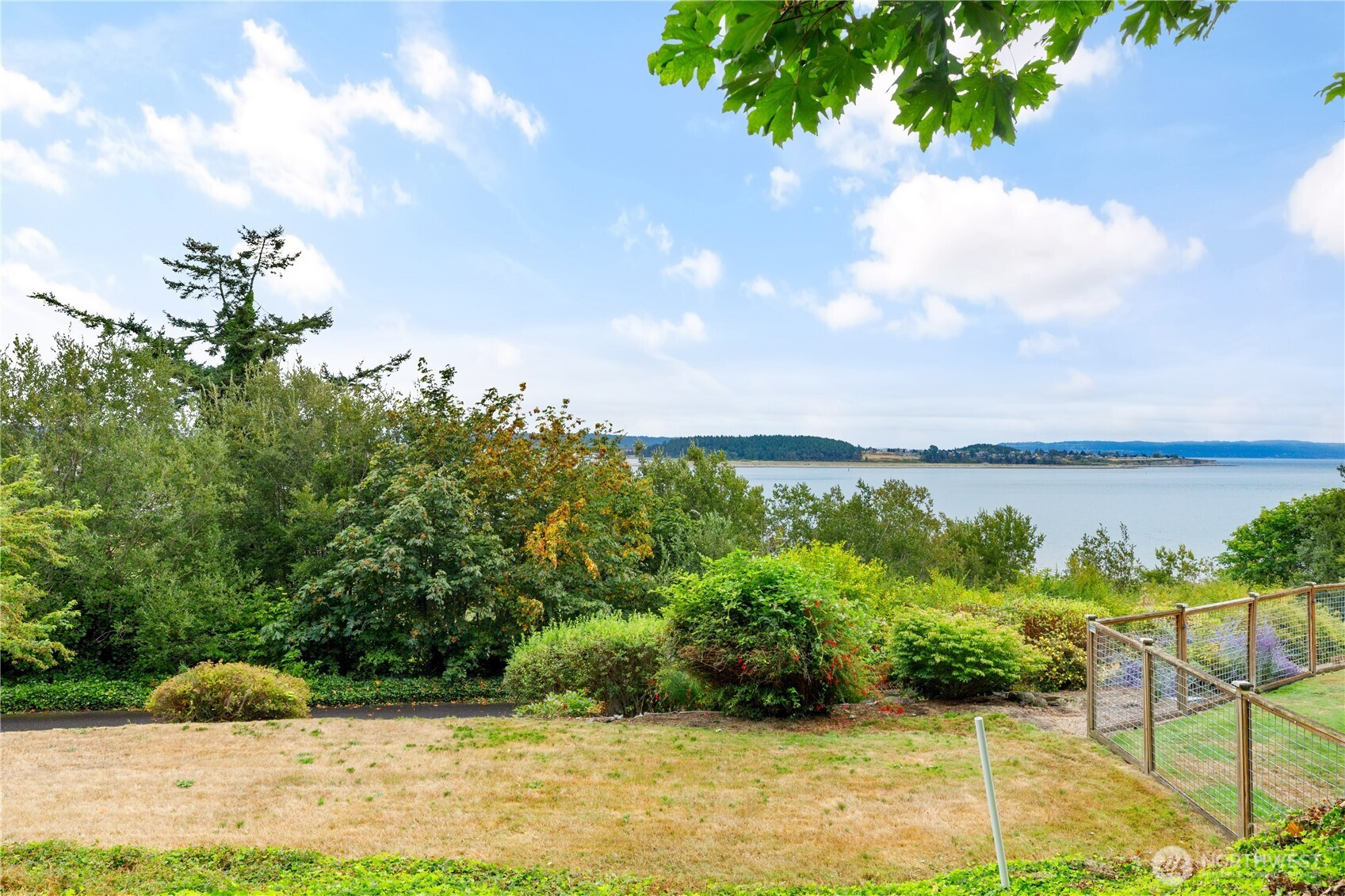 2431 SW Pete's Lane, Oak Harbor, WA 98277