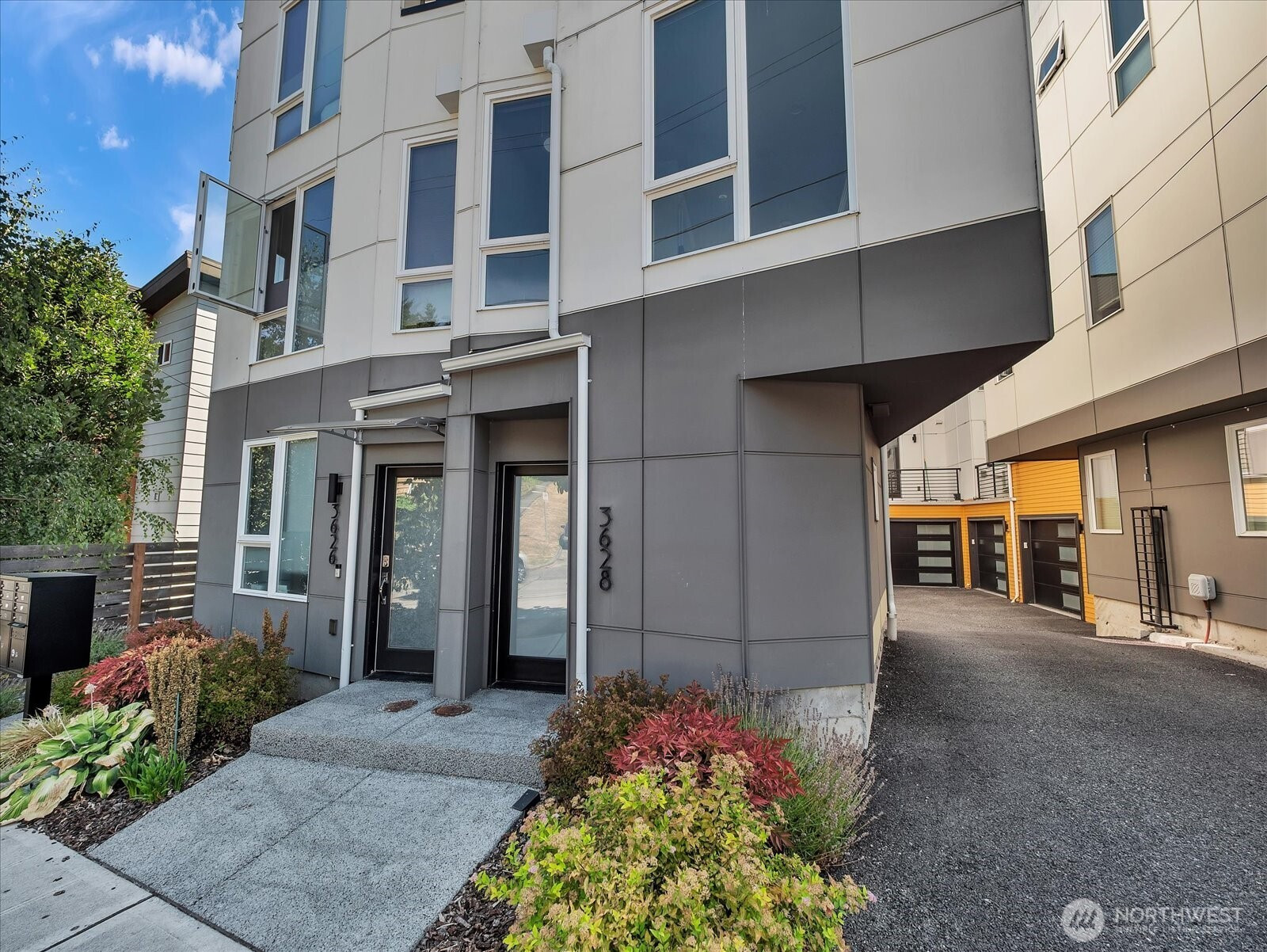 3628 14th Avenue S, Seattle, WA 98108