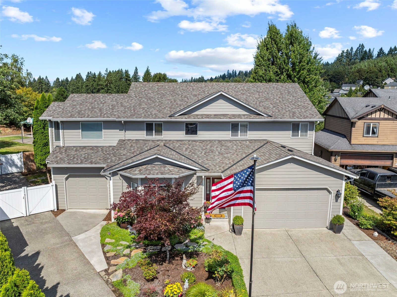 564 E 15th Circle, La Center, WA 98629