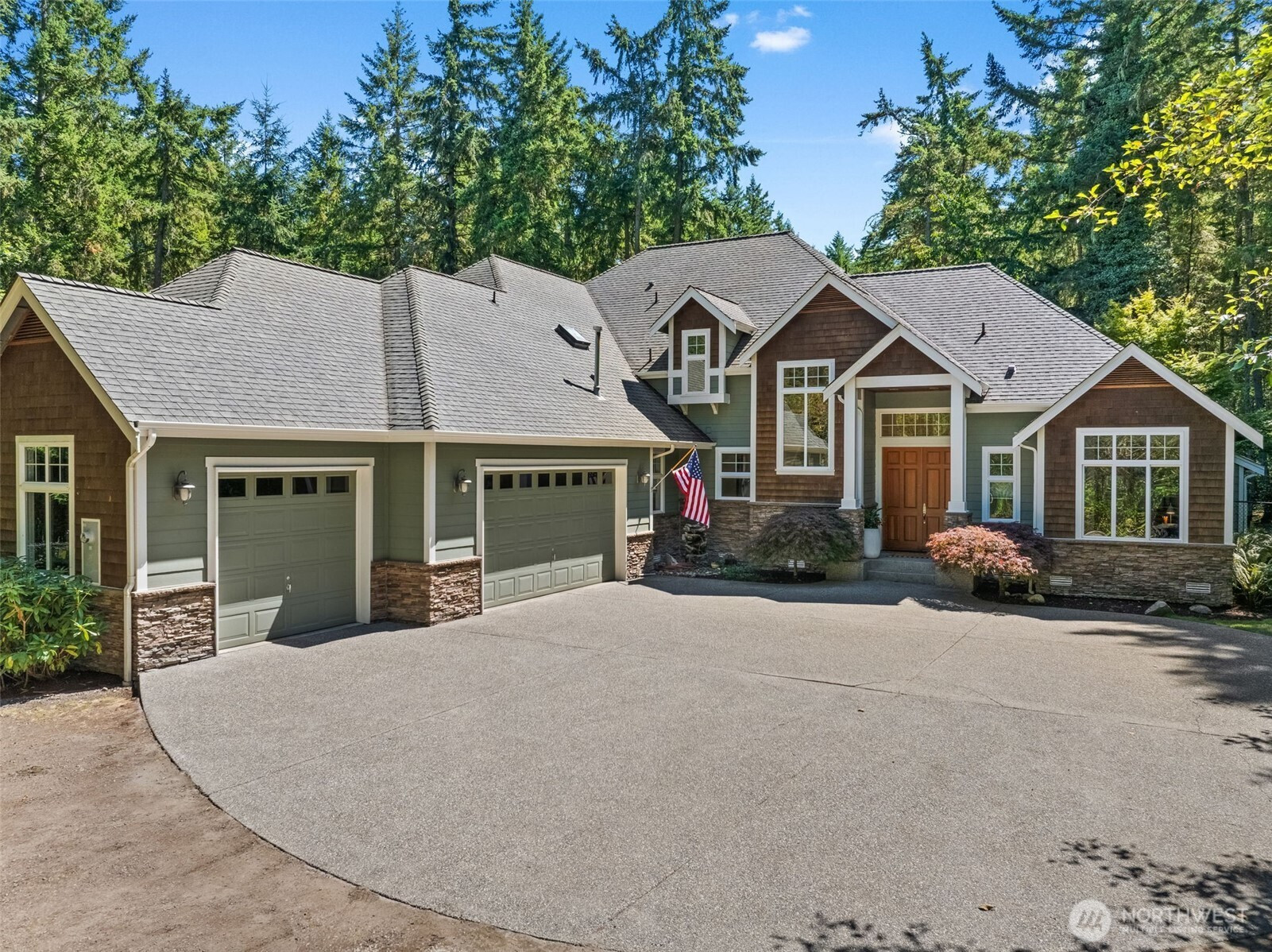 606 7th Lane, Fox Island, WA 98333