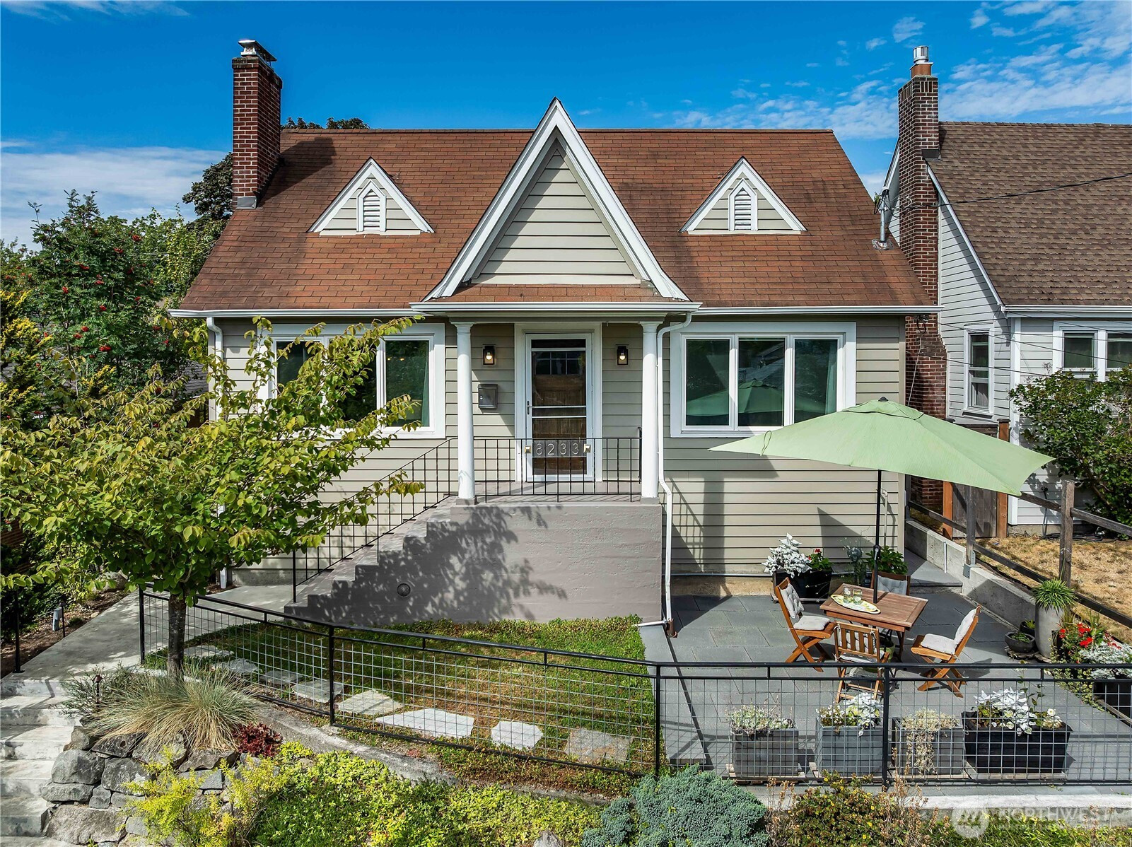 8233 16th Avenue NE, Seattle, WA 98115