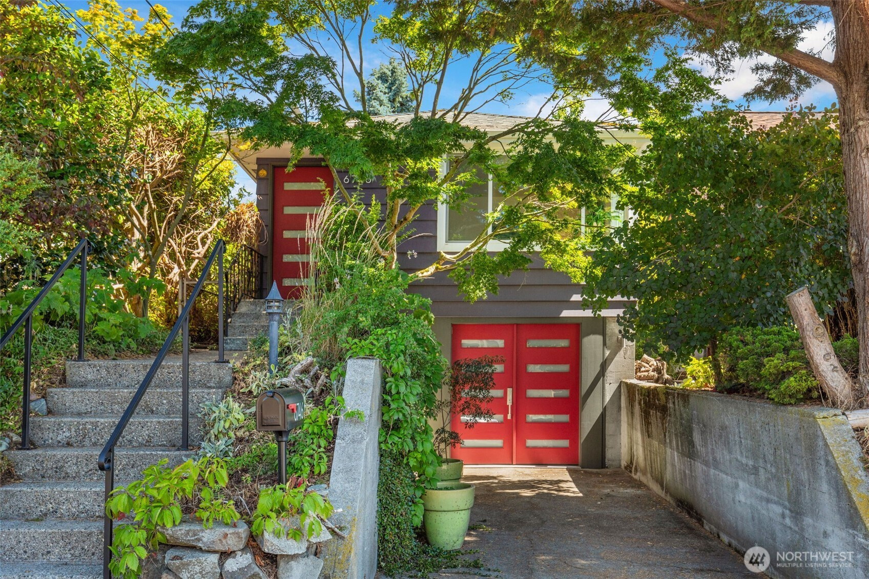 6746 10th Ave NW, Seattle, WA 98117