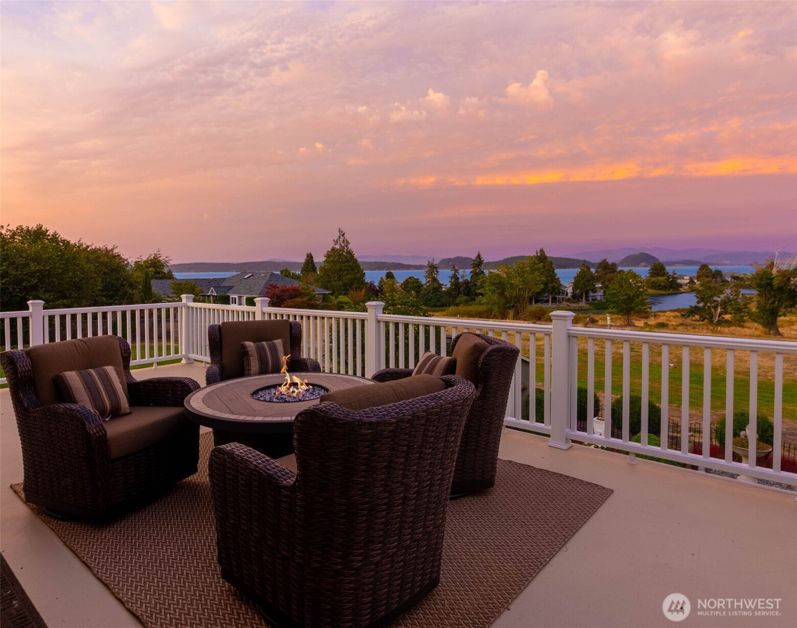 695 Dugualla Road, Oak Harbor, WA 98277