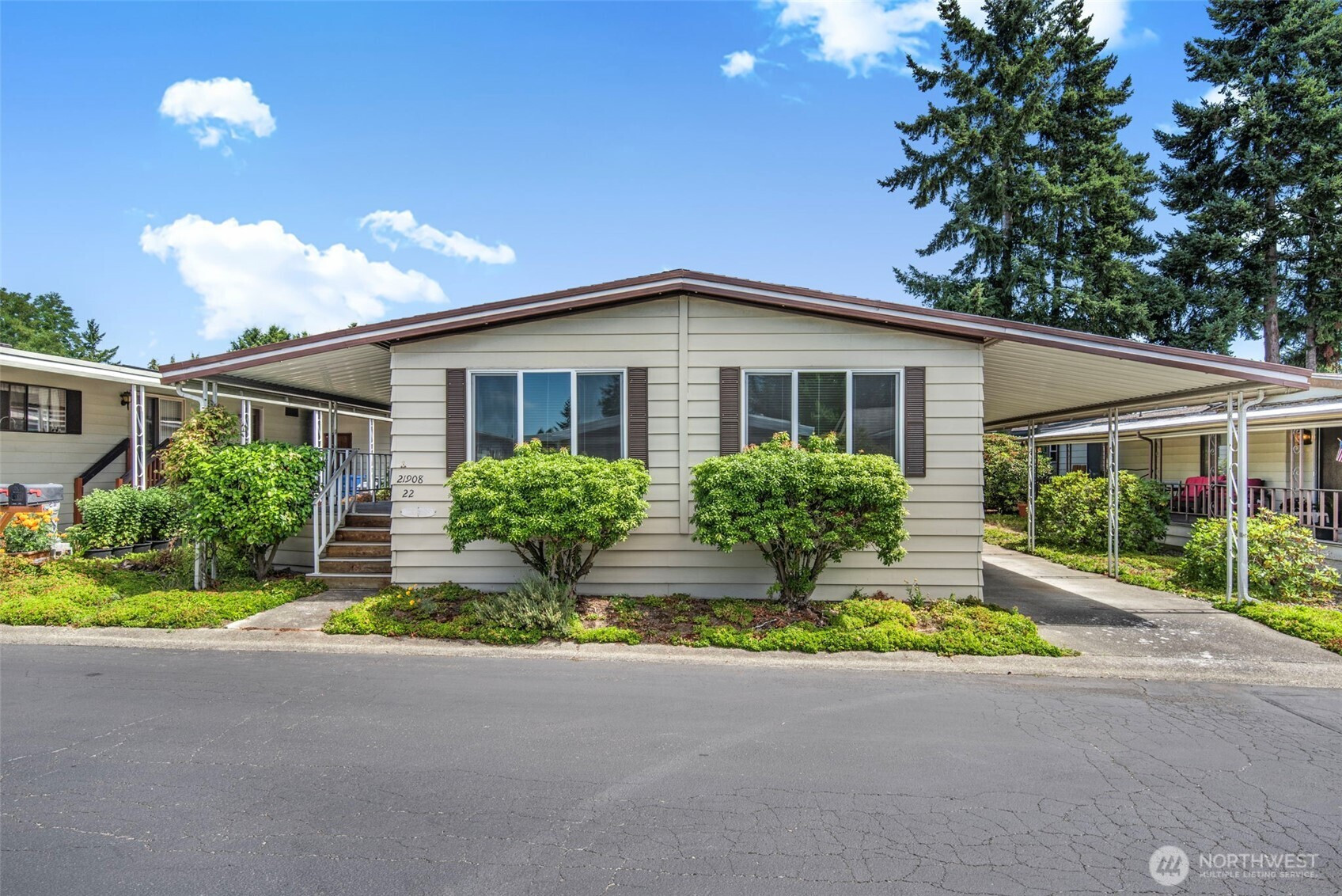 21820 107th Avenue SE, Kent, WA 98031