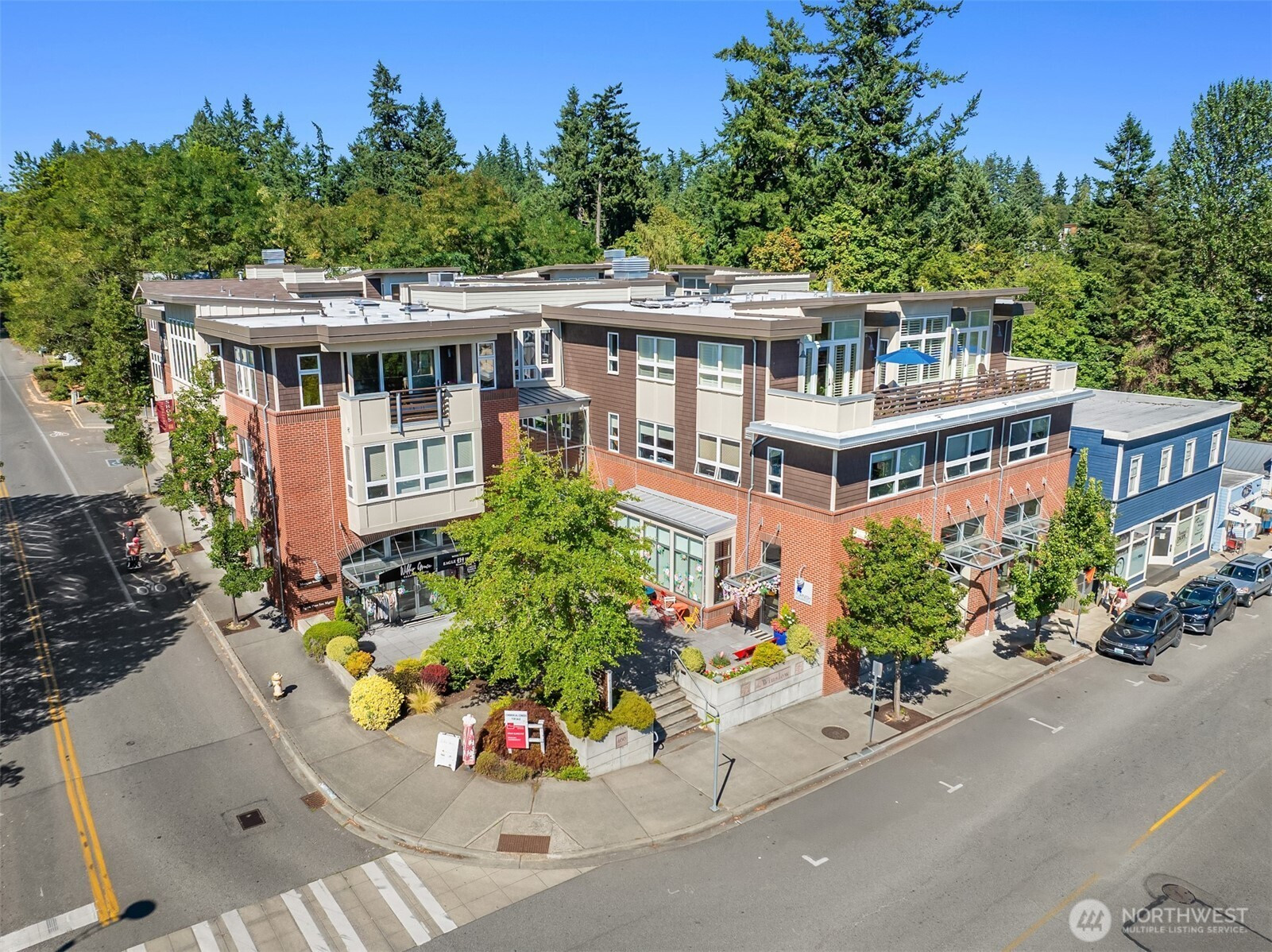 400 Winslow Way E, Bainbridge Island, WA 98110