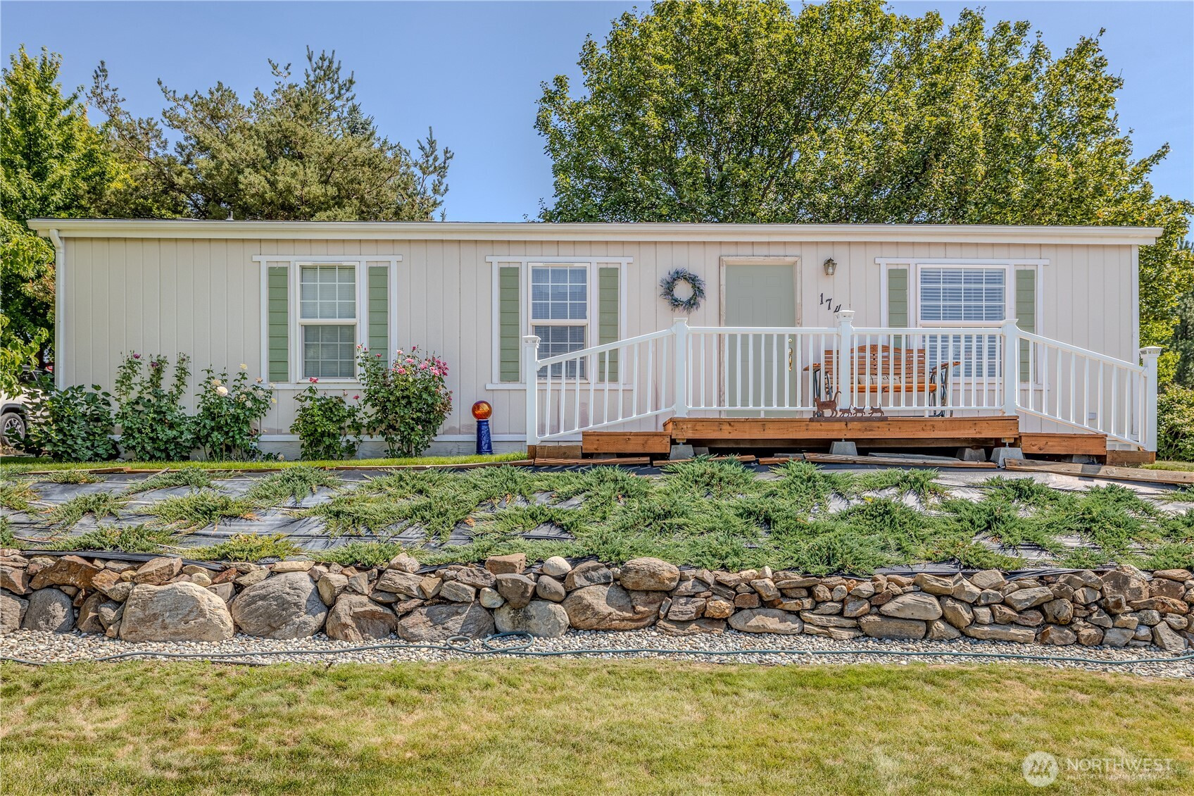 1740 S Kent Place, East Wenatchee, WA 98802