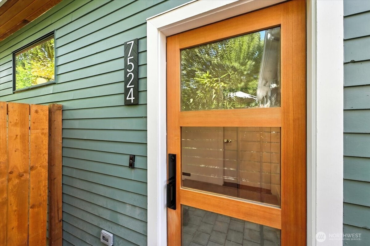7524 31st Avenue NE, Seattle, WA 98115