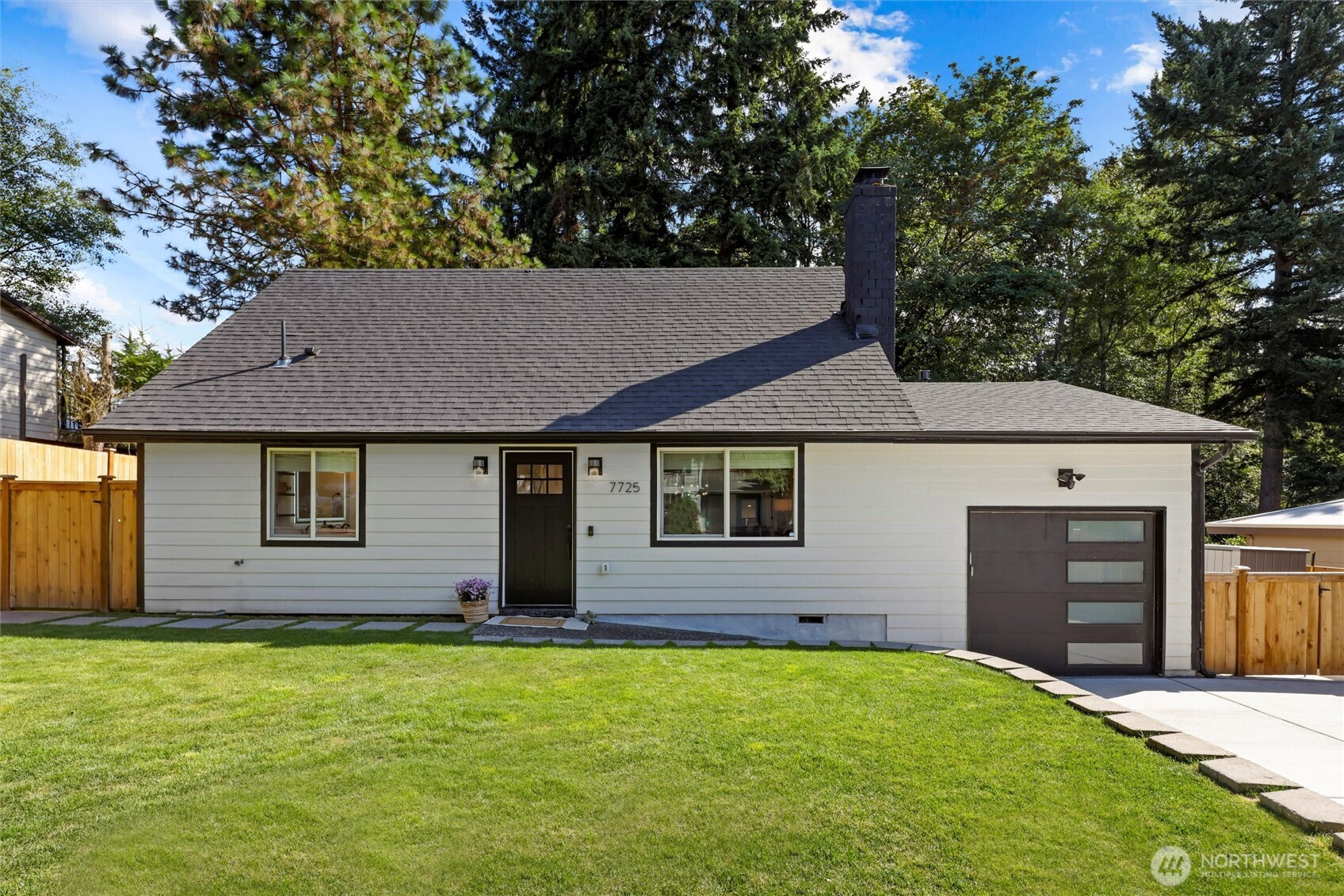 7725 NE 142nd Pl, Kirkland, WA 98034