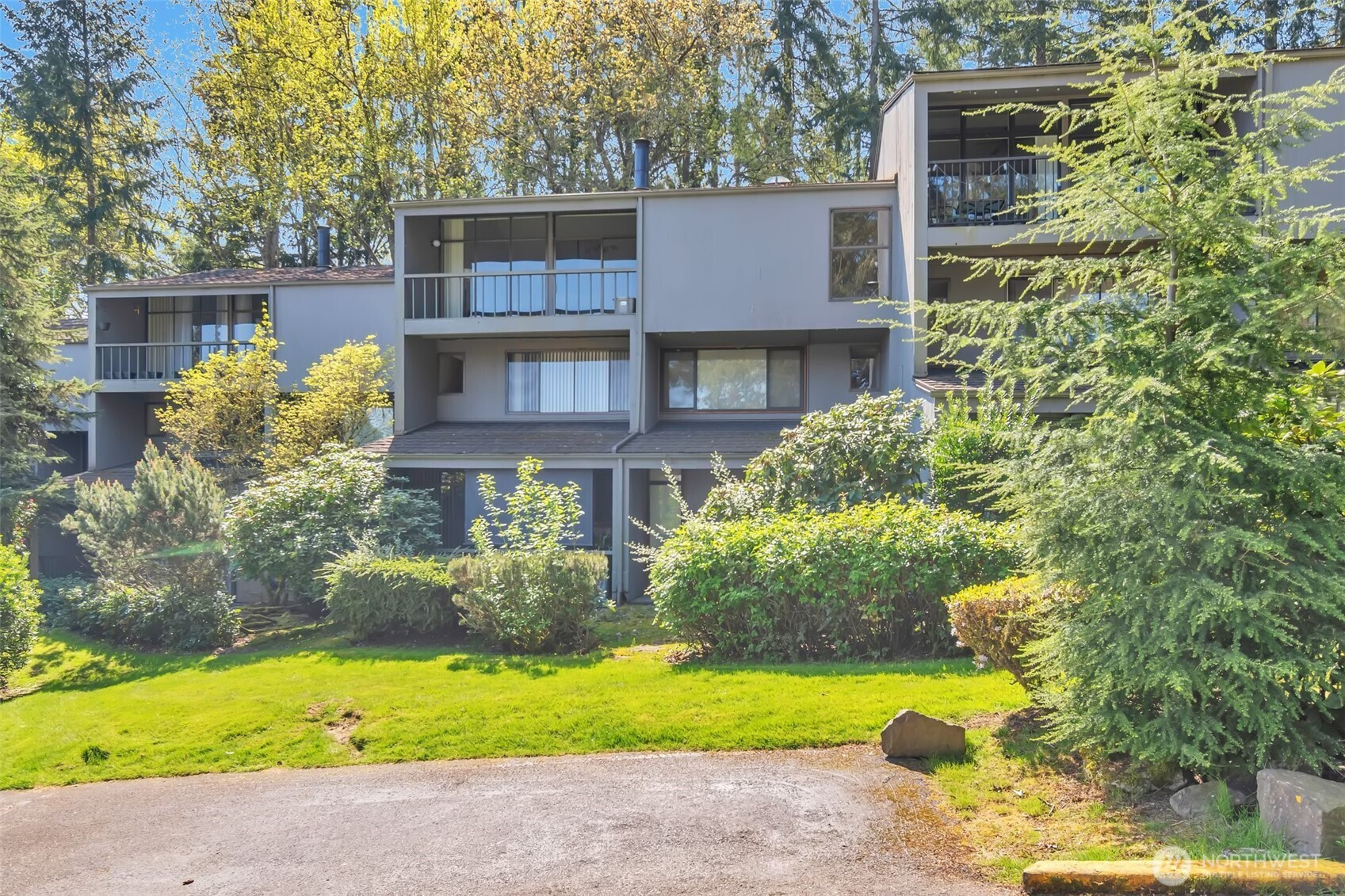 13932 NE 60th, Redmond, WA 98052