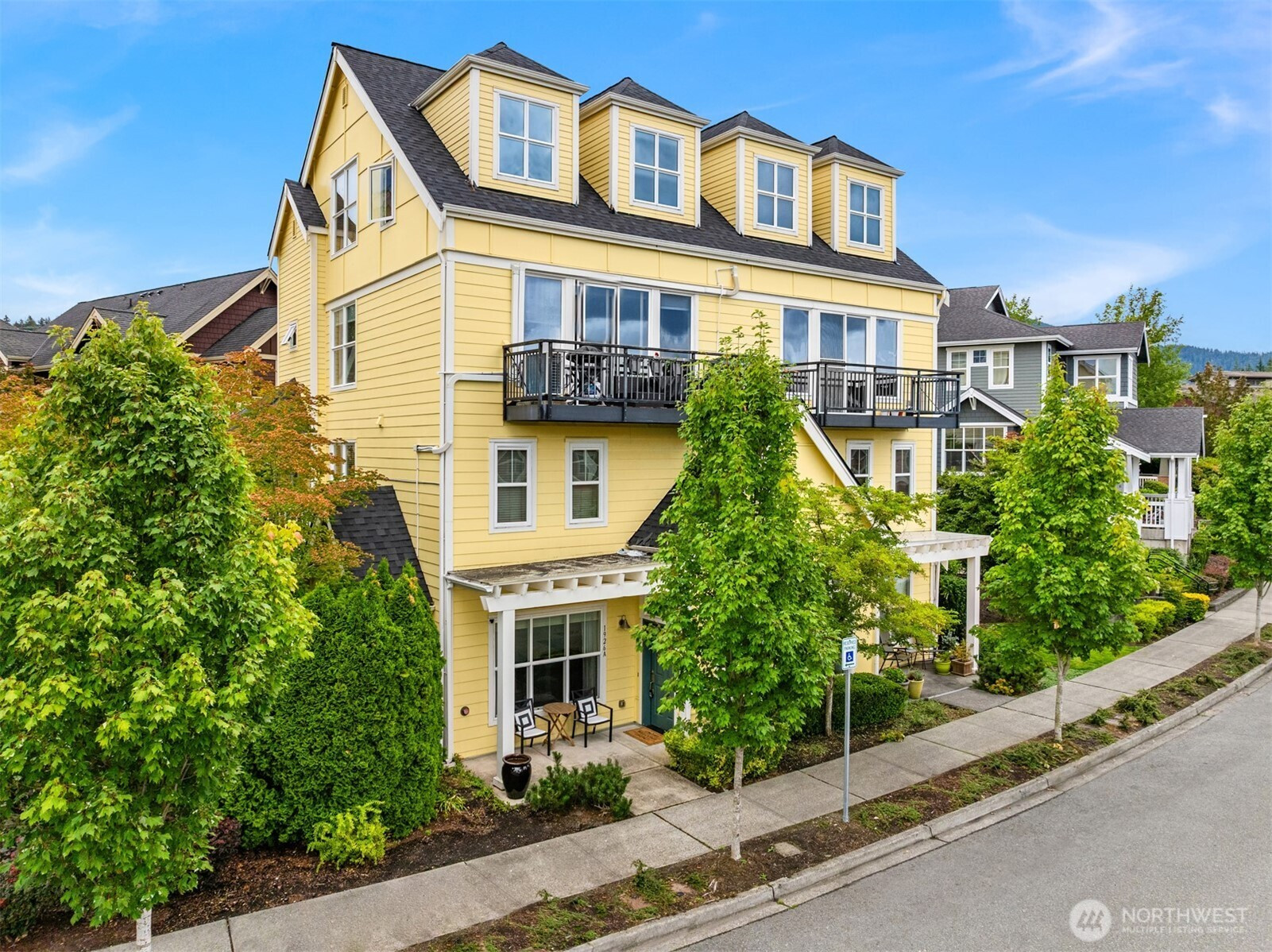 1926 18th Avenue NE, Issaquah, WA 98029