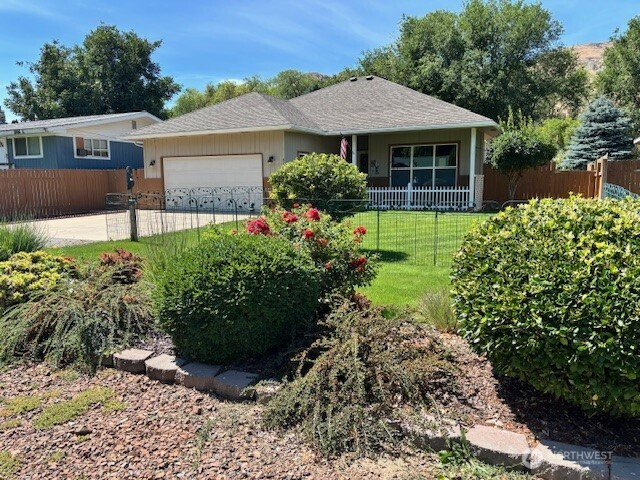 416 Juniper Street, Oroville, WA 98844