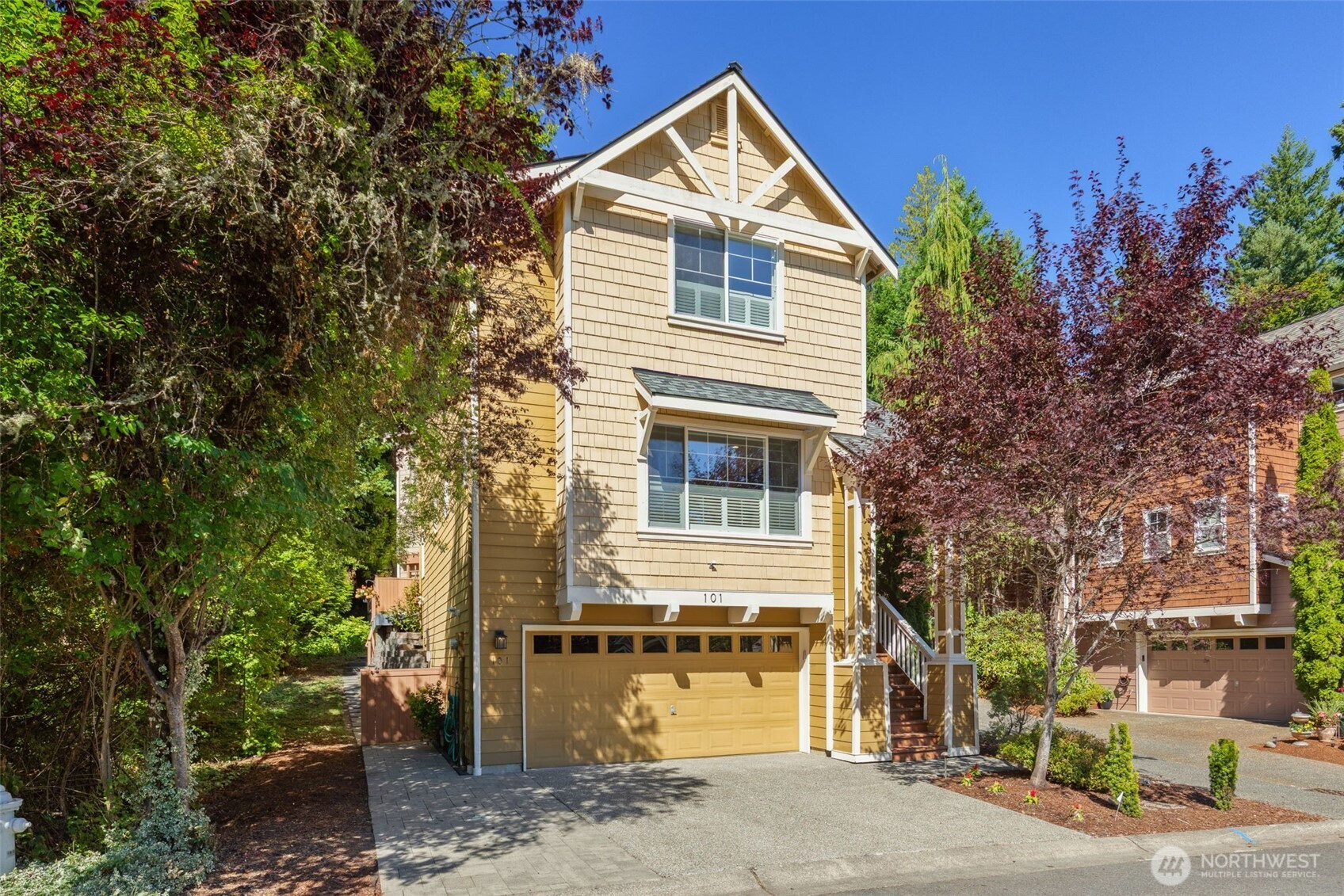 101 Sunset Court NW, Issaquah, WA 98027