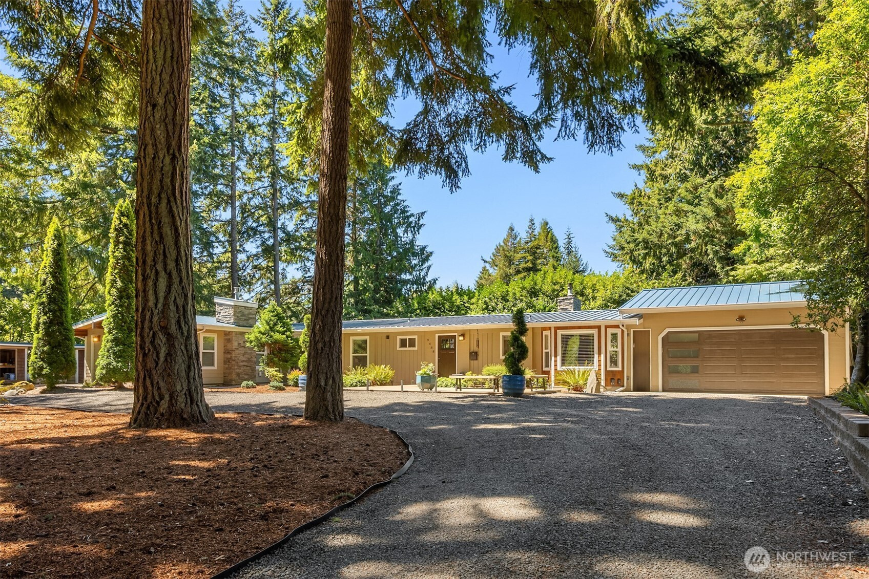 9488 Katherine Place NE, Bainbridge Island, WA 98110