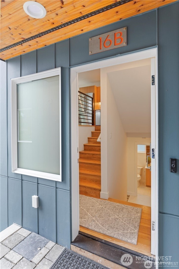 16 Etruia Street, Seattle, WA 98109