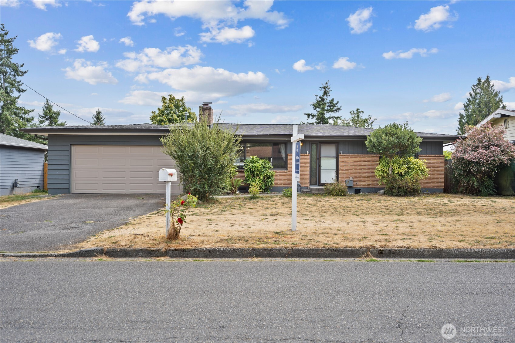 1719 S 243rd Street, Des Moines, WA 98198