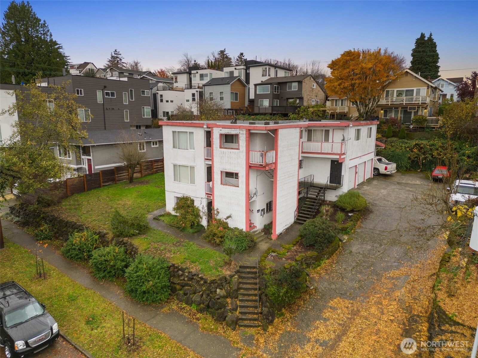 812 29th Avenue S, Seattle, WA 98144