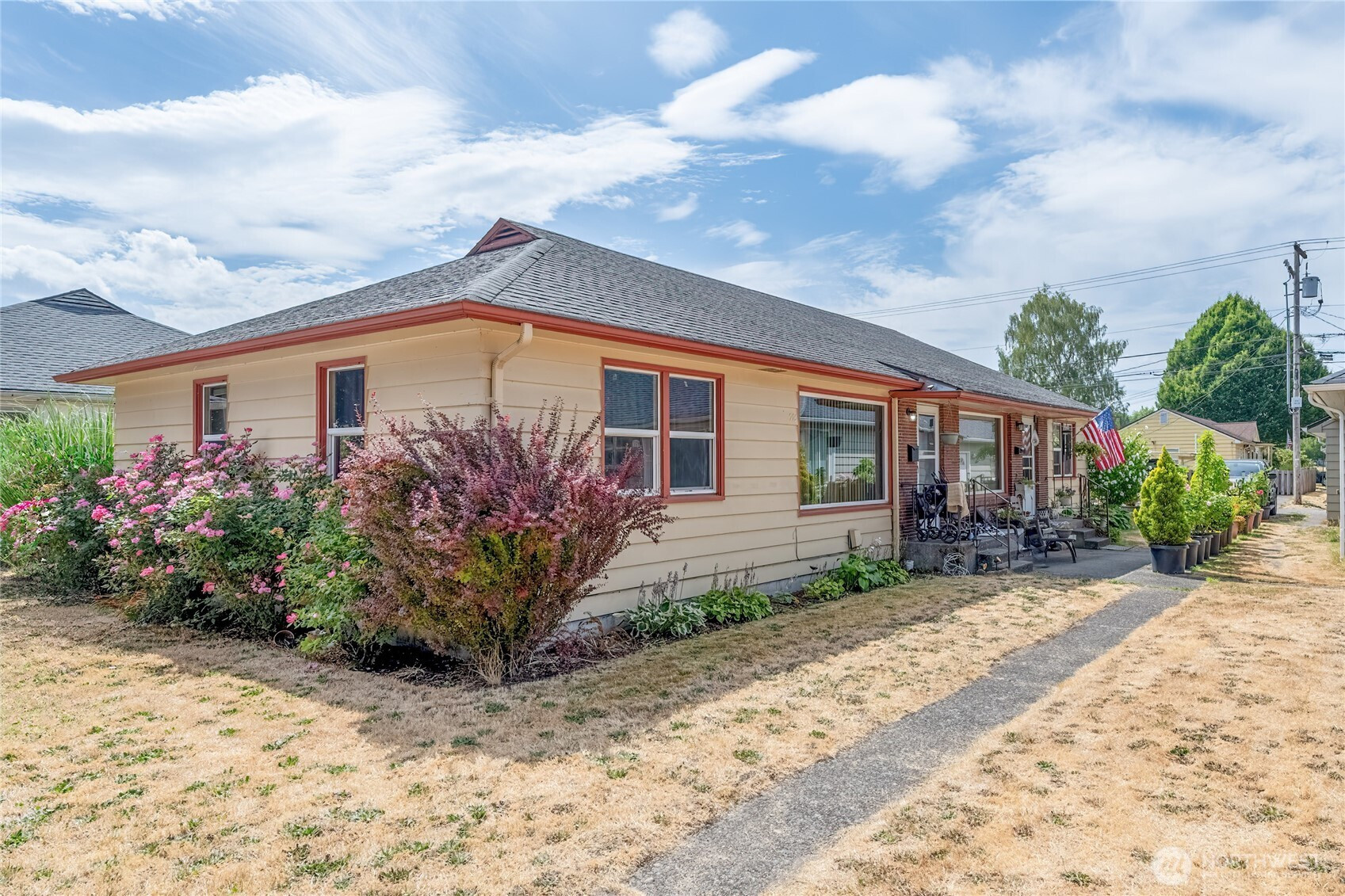 915 17th Avenue, Longview, WA 98632