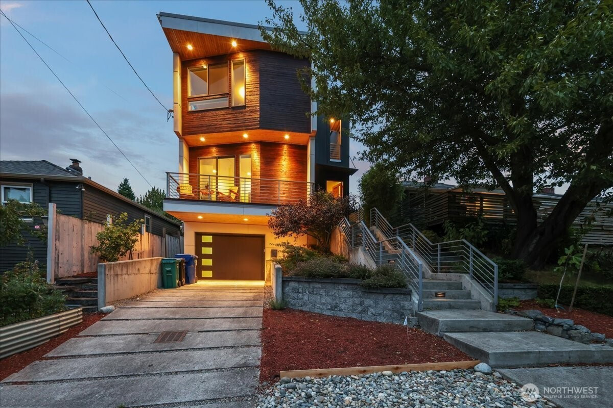 4113 Palatine Avenue N, Seattle, WA 98103
