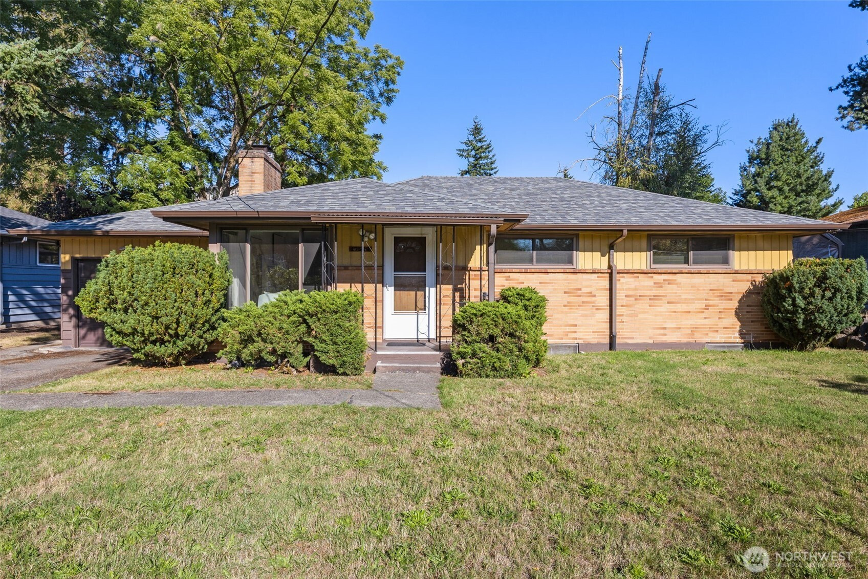 17528 11th Avenue NE, Shoreline, WA 98155