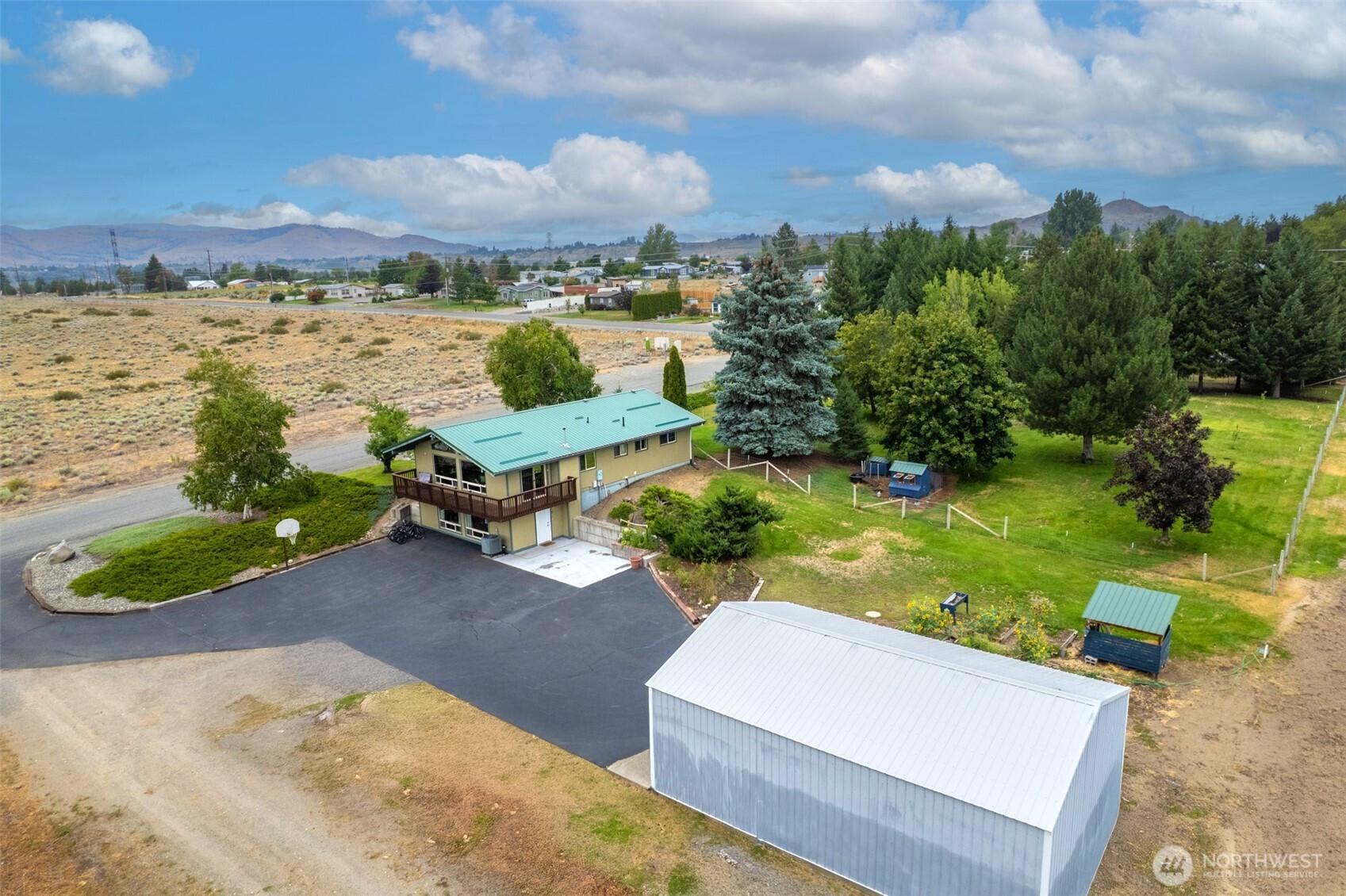 5 W Parkway Street, Omak, WA 98841
