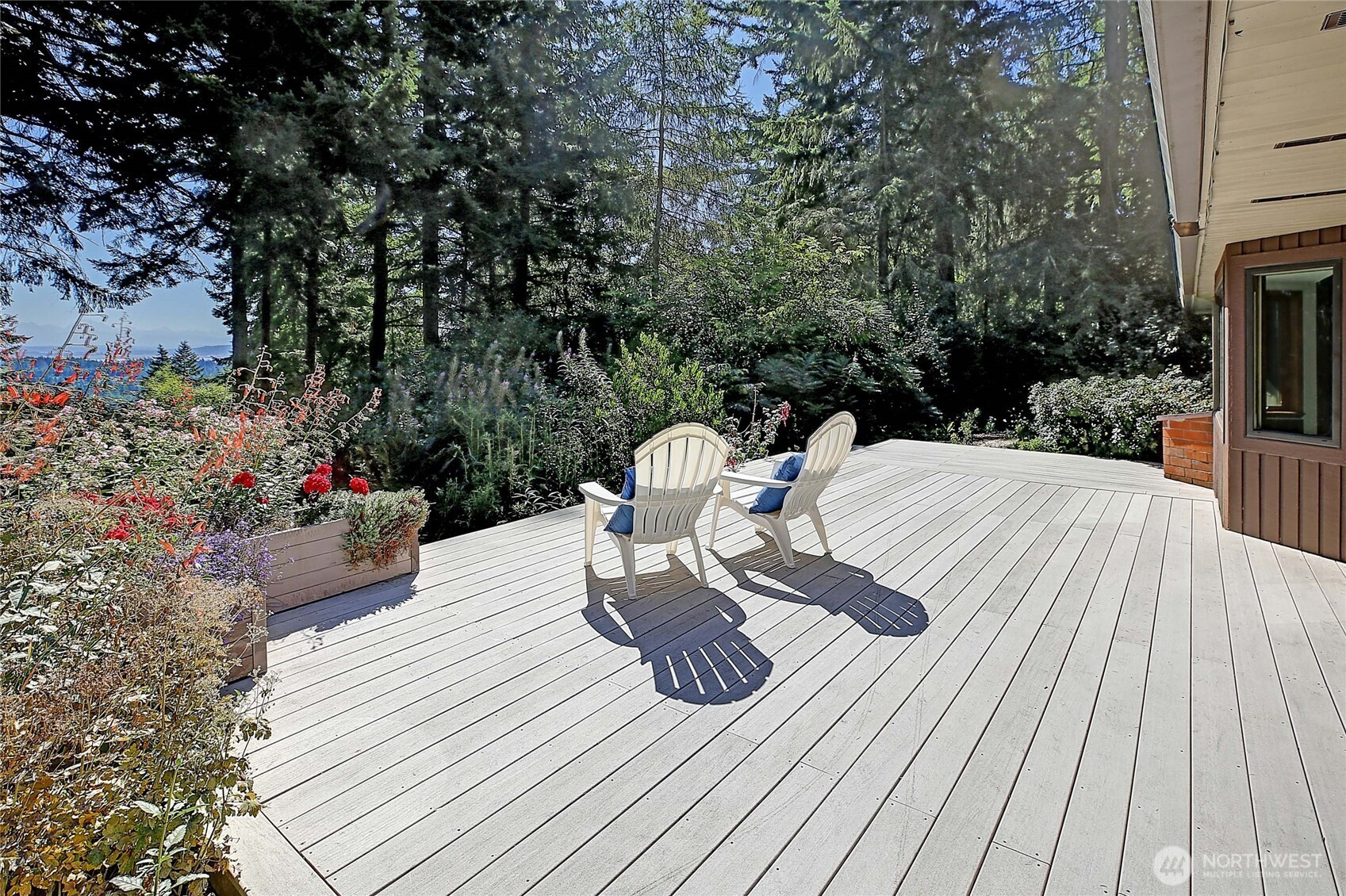 563 Wayne's Ridge Circle, Camano Island, WA 98282