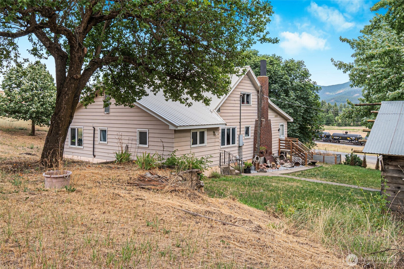 792 Hwy 395, Kettle Falls, WA 99141