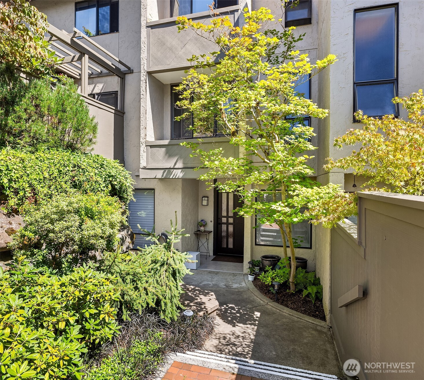 6538 Park Point Way NE, Seattle, WA 98115