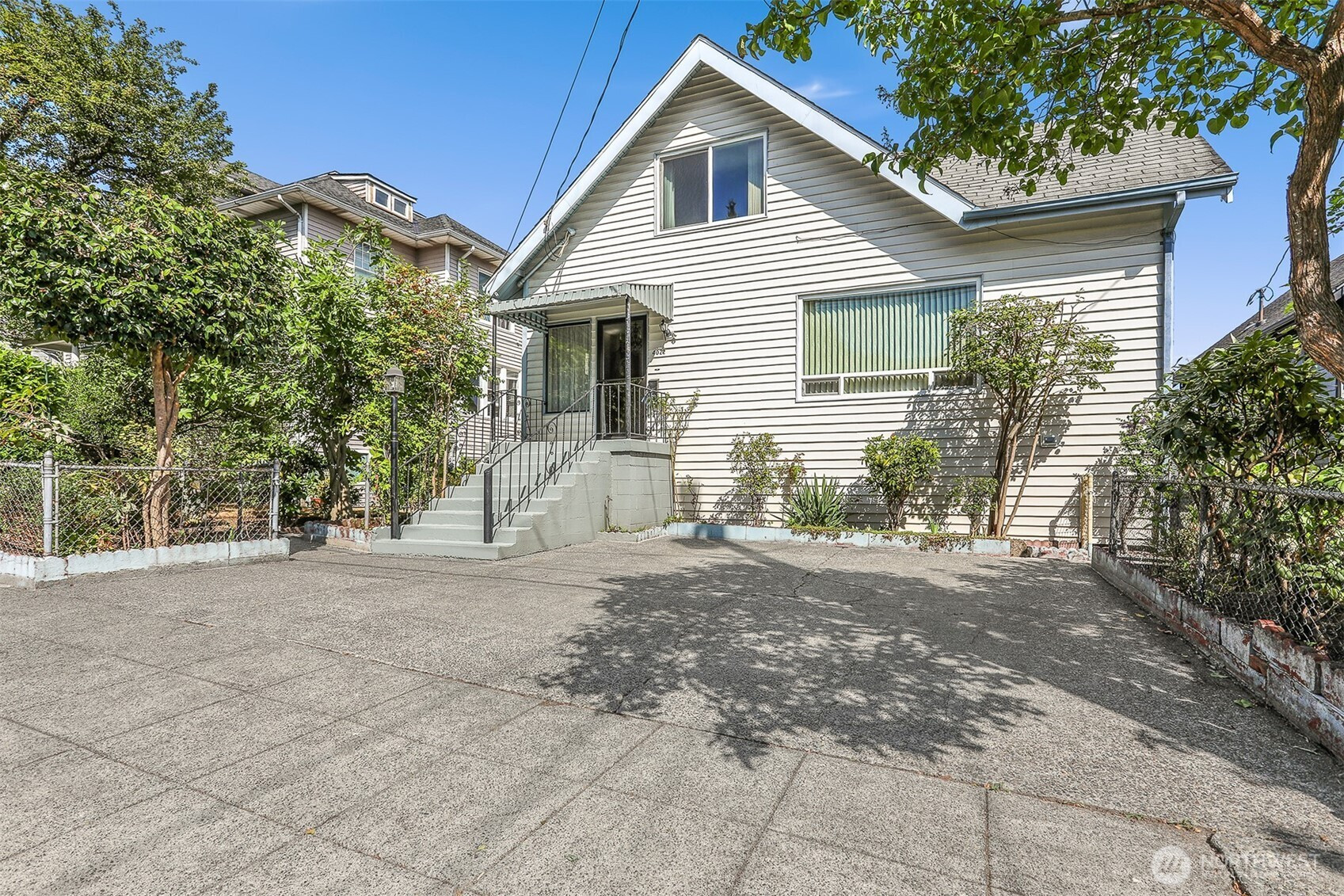 4022 Woodland Park Avenue N, Seattle, WA 98103