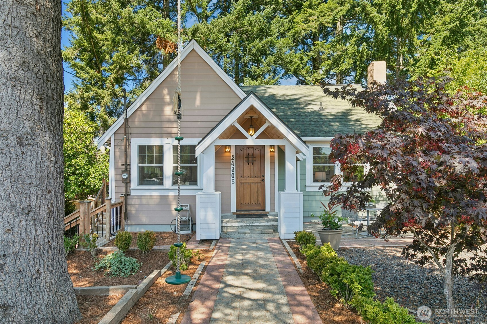 24305 90th Avenue W, Edmonds, WA 98026