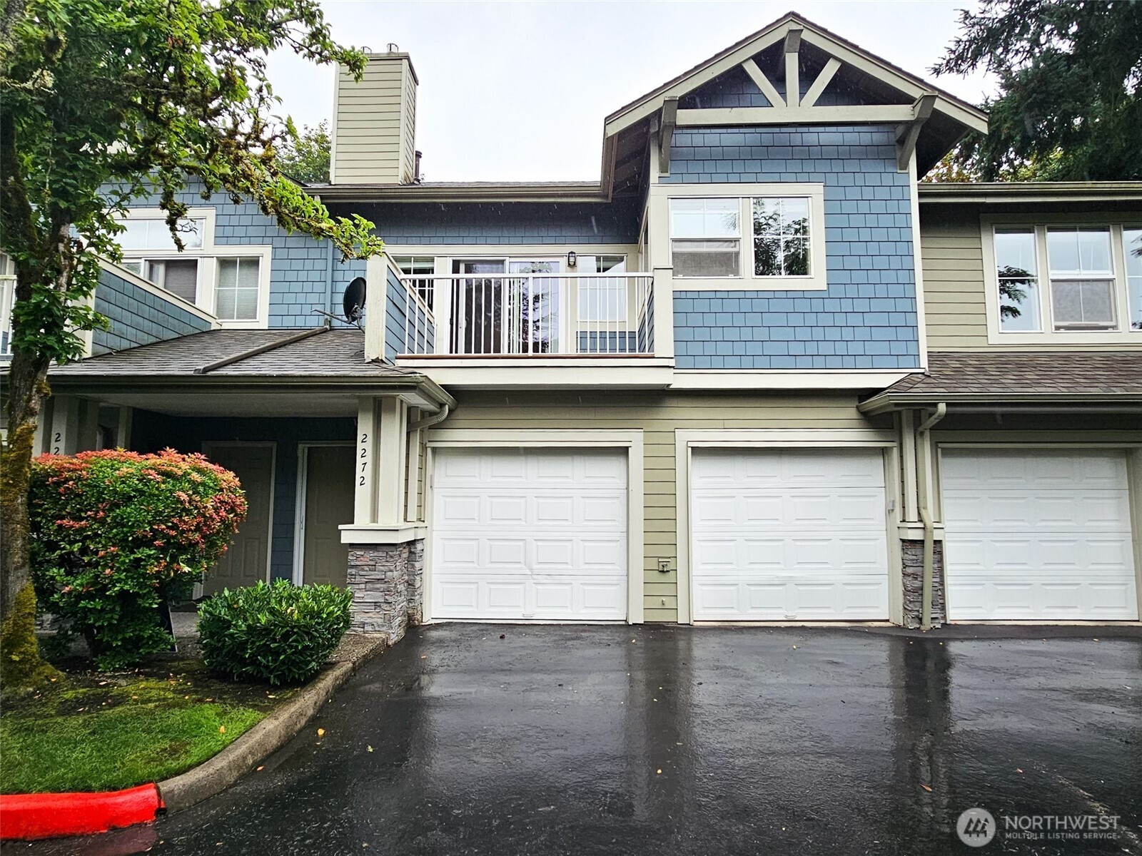2272 Newport Way NW, Issaquah, WA 98027