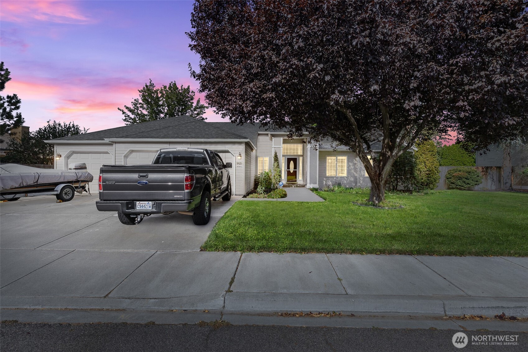 905 N Pittsburg Street, Kennewick, WA 99336