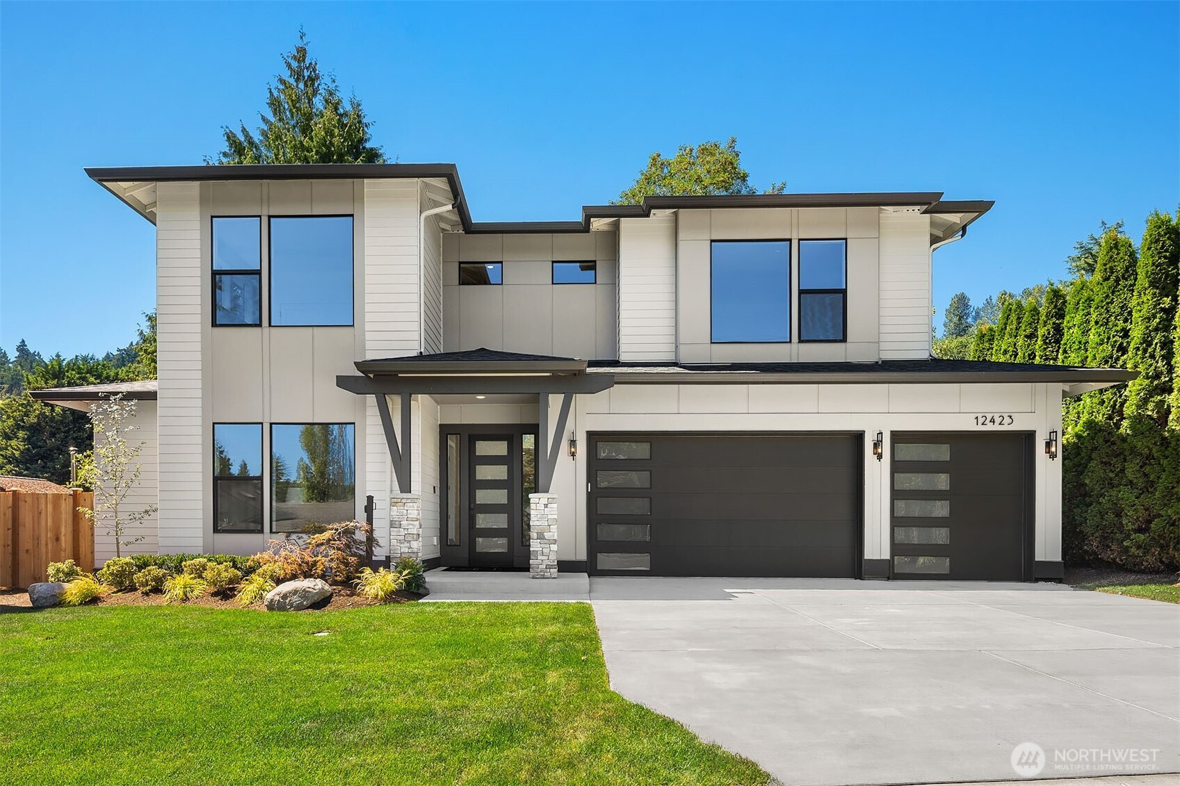 12423 94th Avenue NE, Kirkland, WA 98034