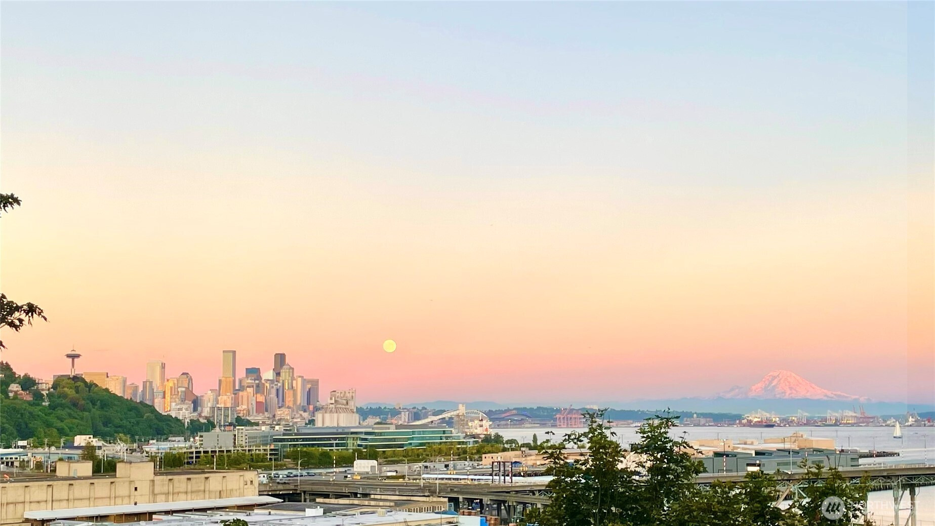 2321 W Plymouth Street, Seattle, WA 98199
