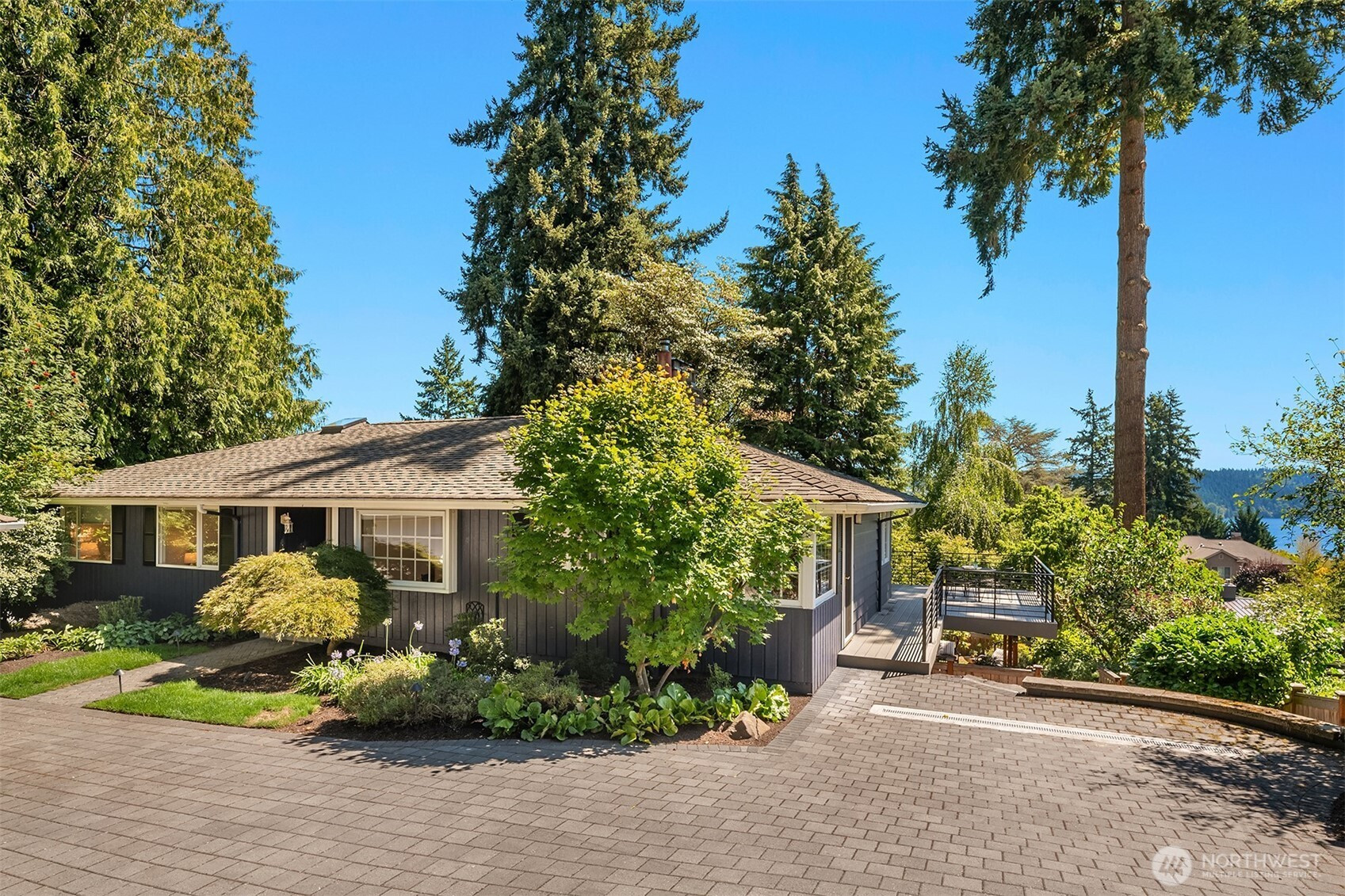 16524 37th Avenue NE, Lake Forest Park, WA 98155