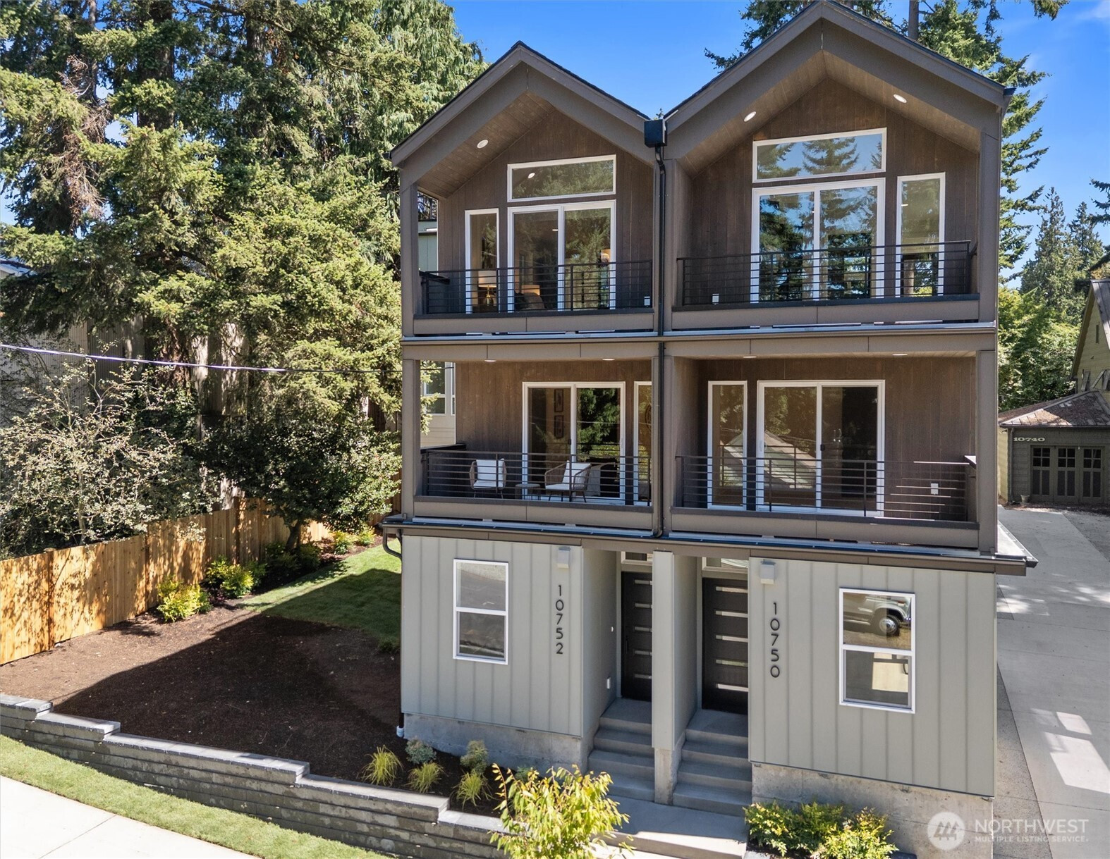 10750 Interlake Avenue N, Seattle, WA 98133