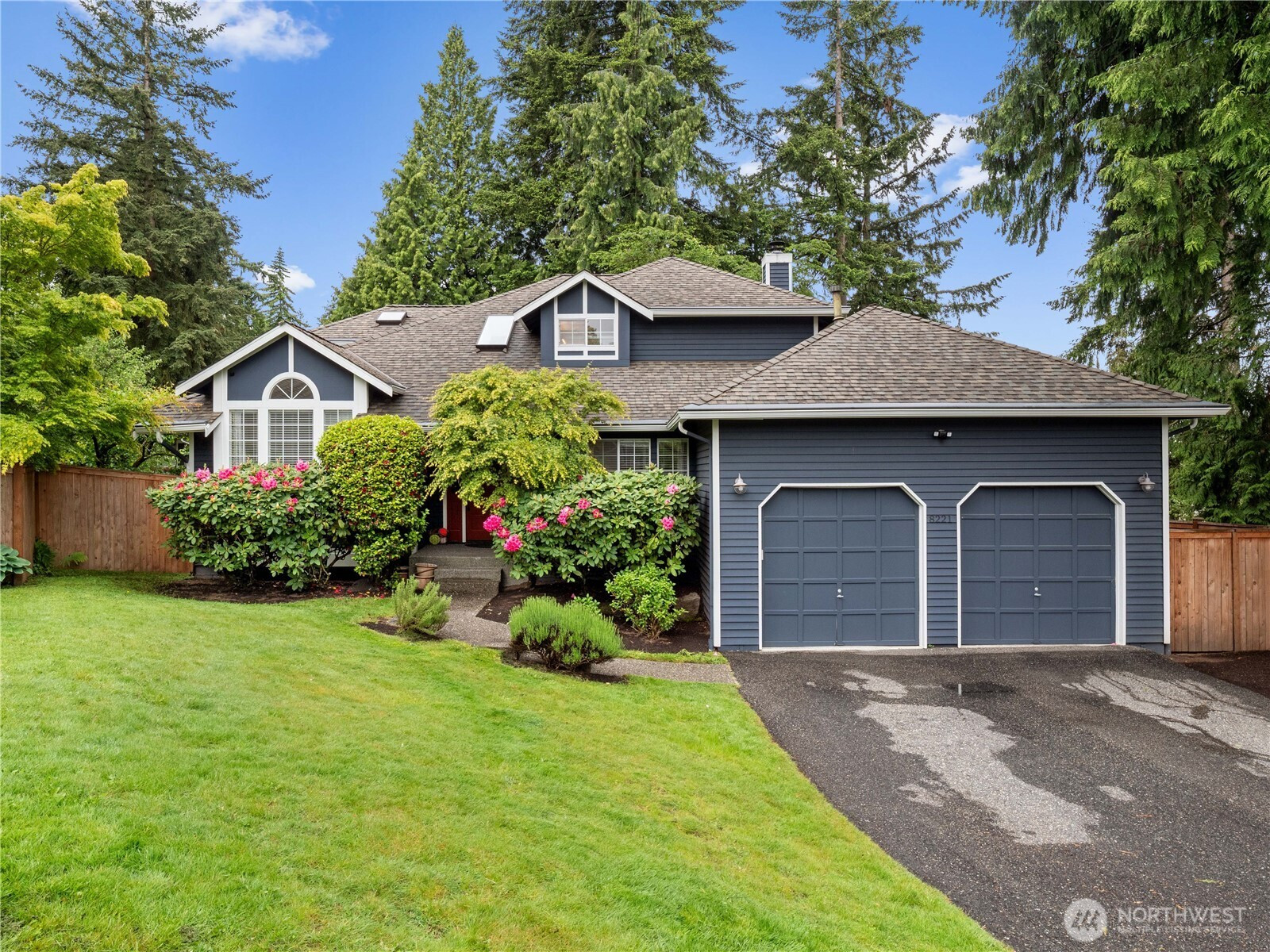 8221 122nd Avenue NE, Kirkland, WA 98033