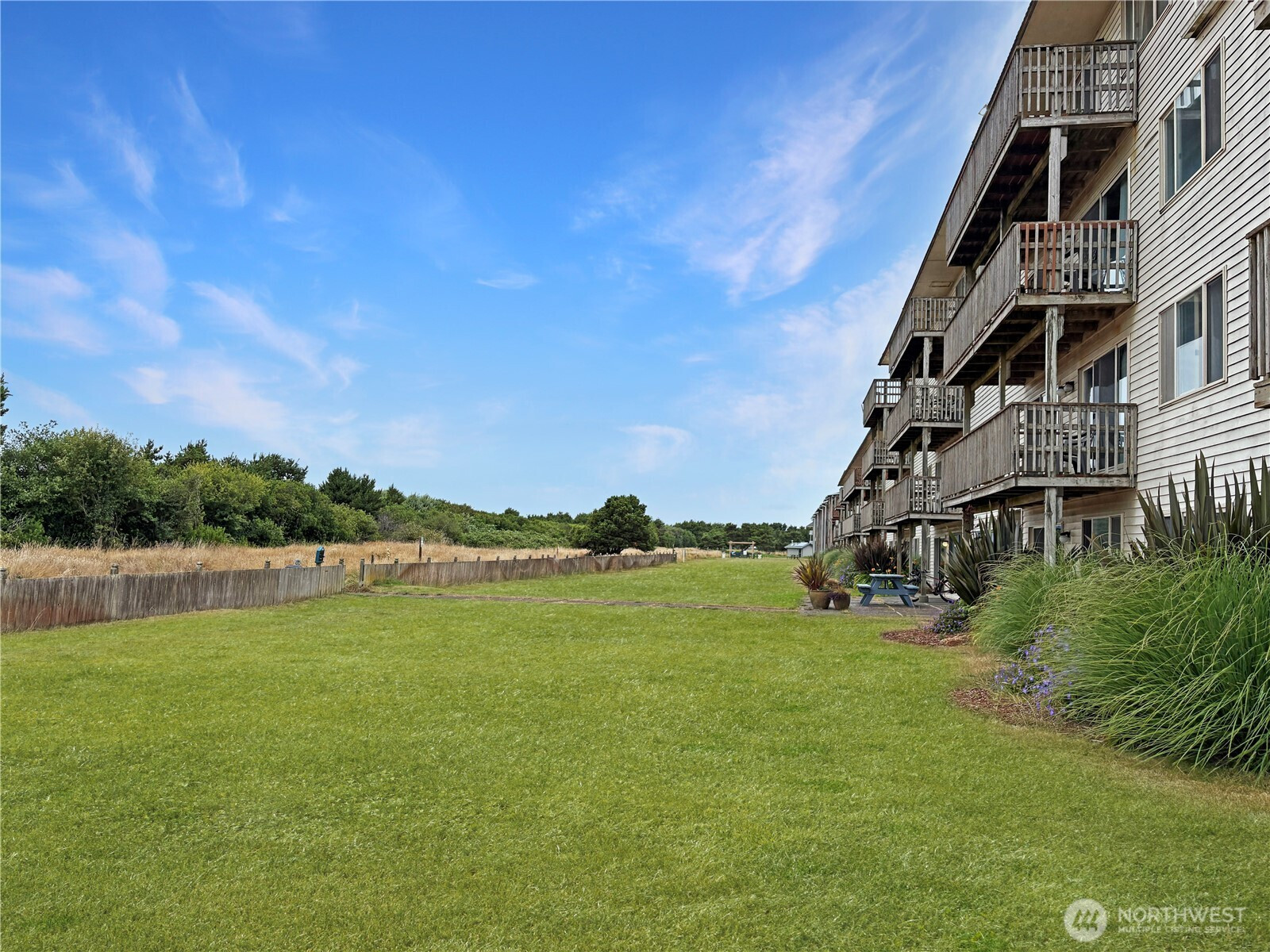 615 Ocean Shores Boulevard NW, Ocean Shores, WA 98569