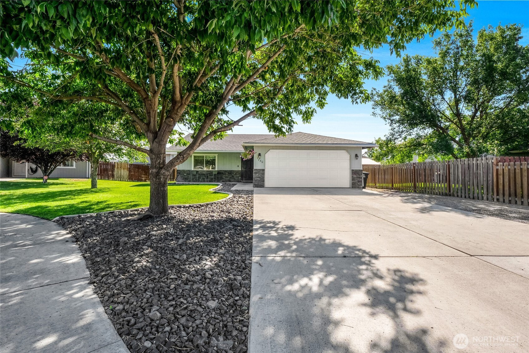 1730 W Mockingbird Street, Moses Lake, WA 98837