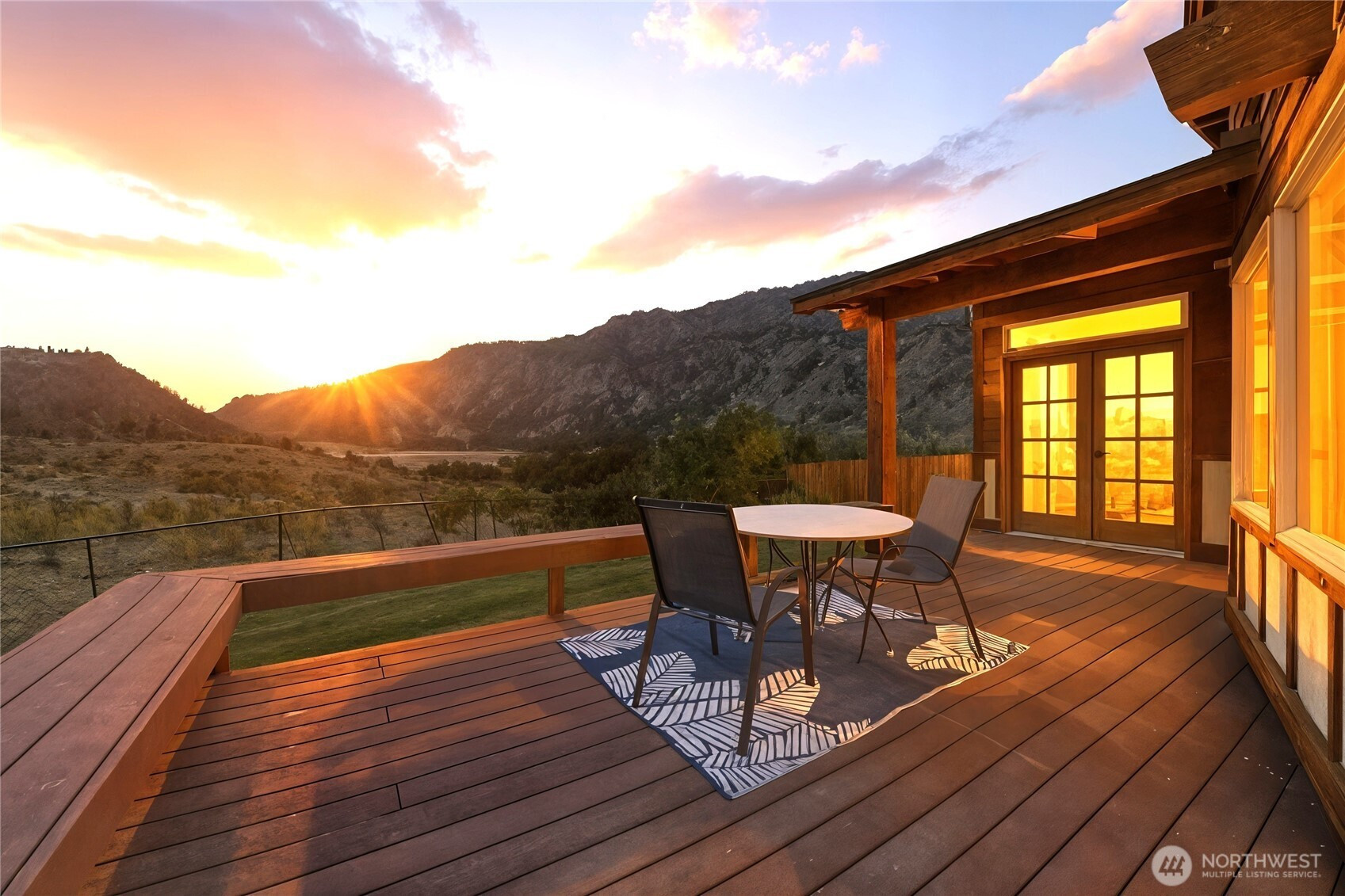 52 Long Drive, Pateros, WA 98846
