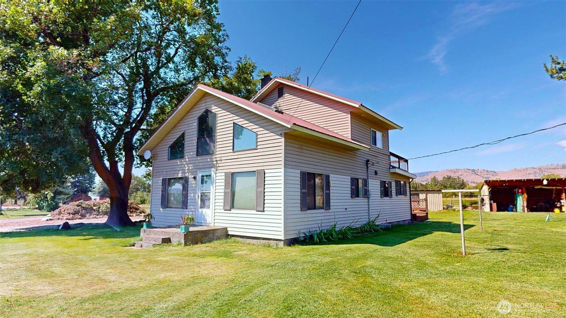 79 Duck Lake Road, Omak, WA 98841