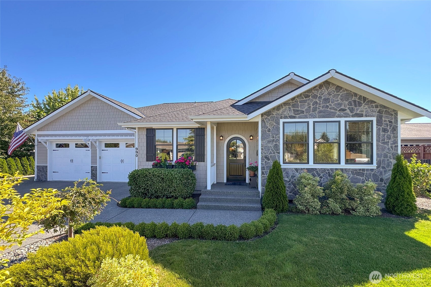 990 New Meadows Loop, Sequim, WA 98382
