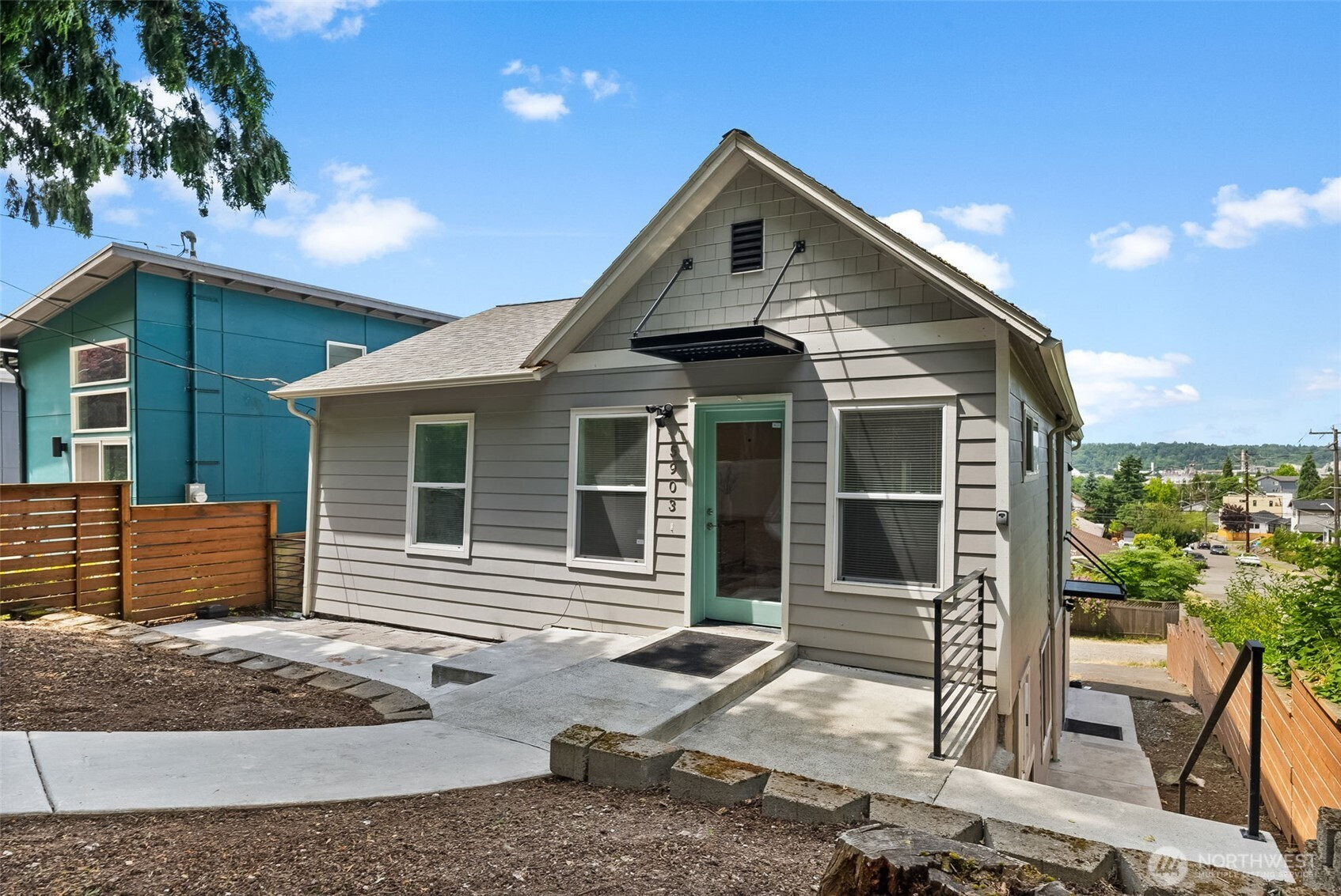 5903 19th Avenue S, Seattle, WA 98108