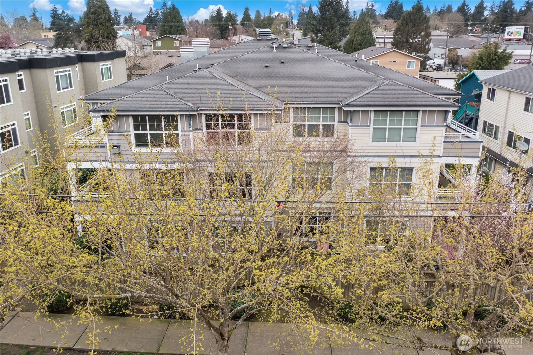 10549 Stone Avenue N, Seattle, WA 98133