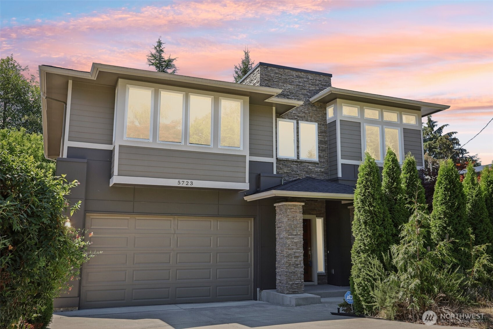 5723 NE 197th Street, Kenmore, WA 98028