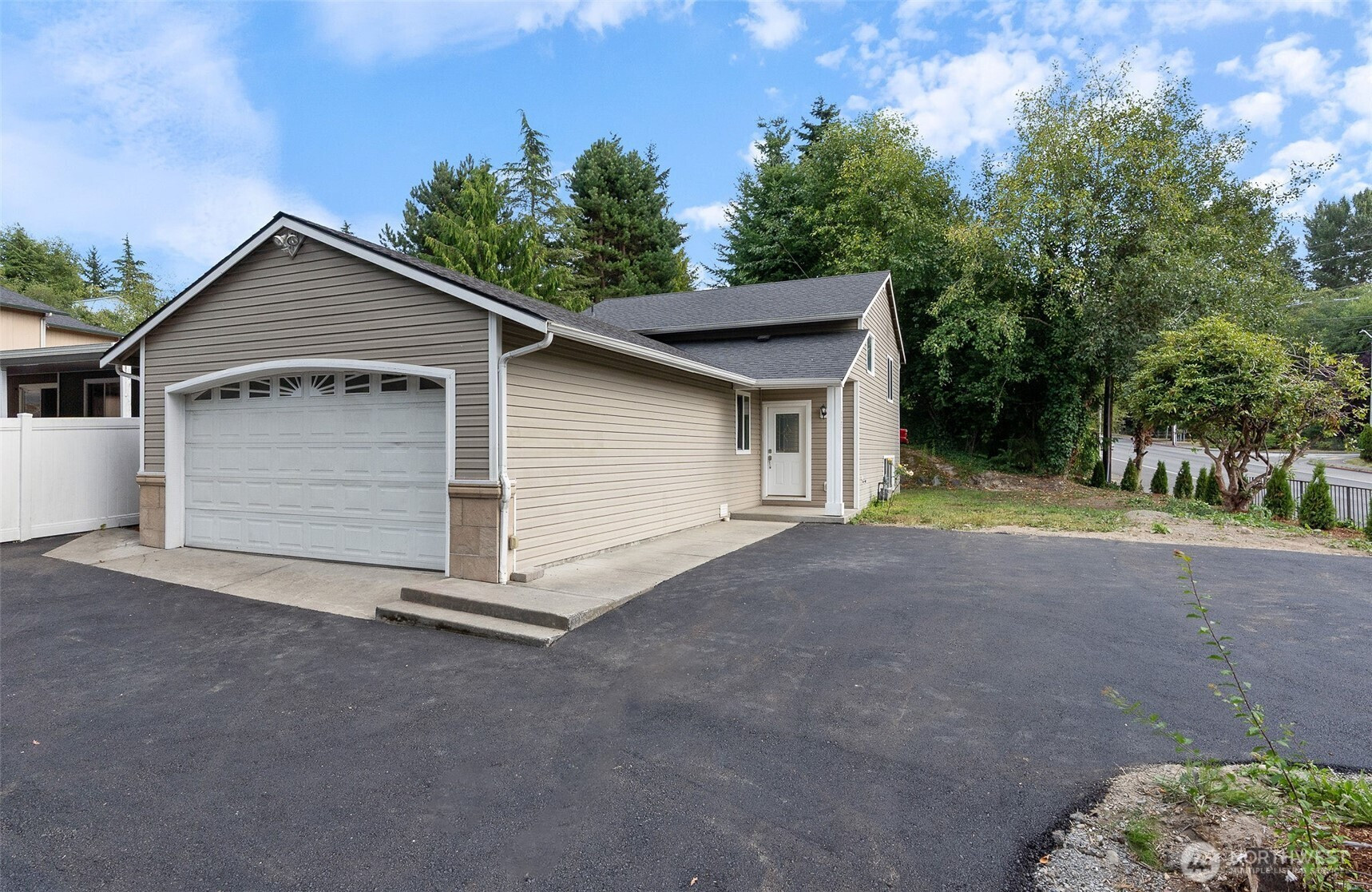 5525 Glenwood Avenue, Everett, WA 98203