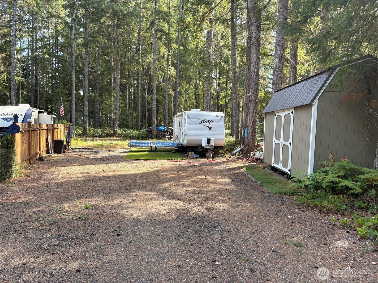 101 N Brook Lane, Hoodsport, WA 98548