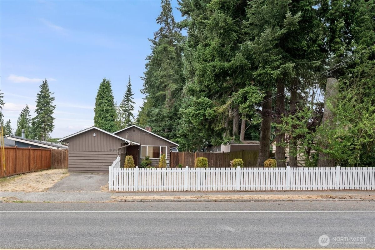 22406 56th Avenue W, Mountlake Terrace, WA 98043