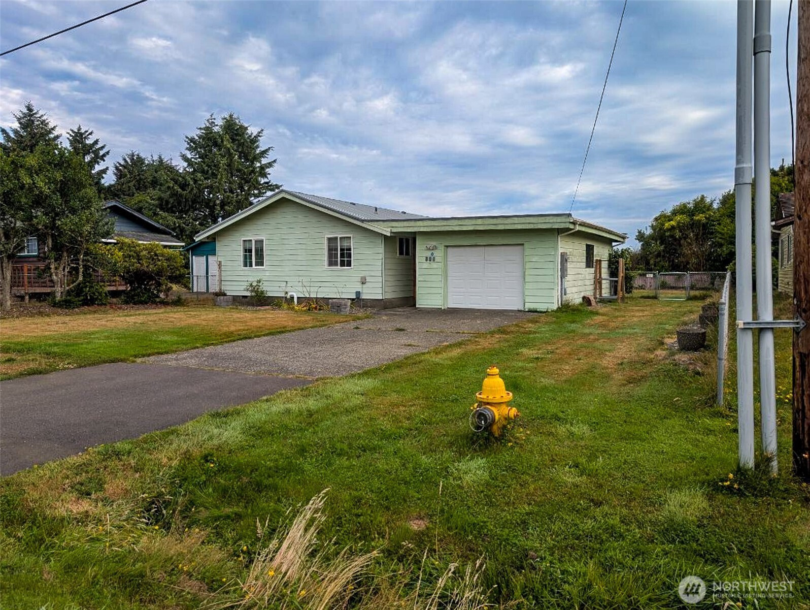 574 Ensign Avenue NW, Ocean Shores, WA 98569