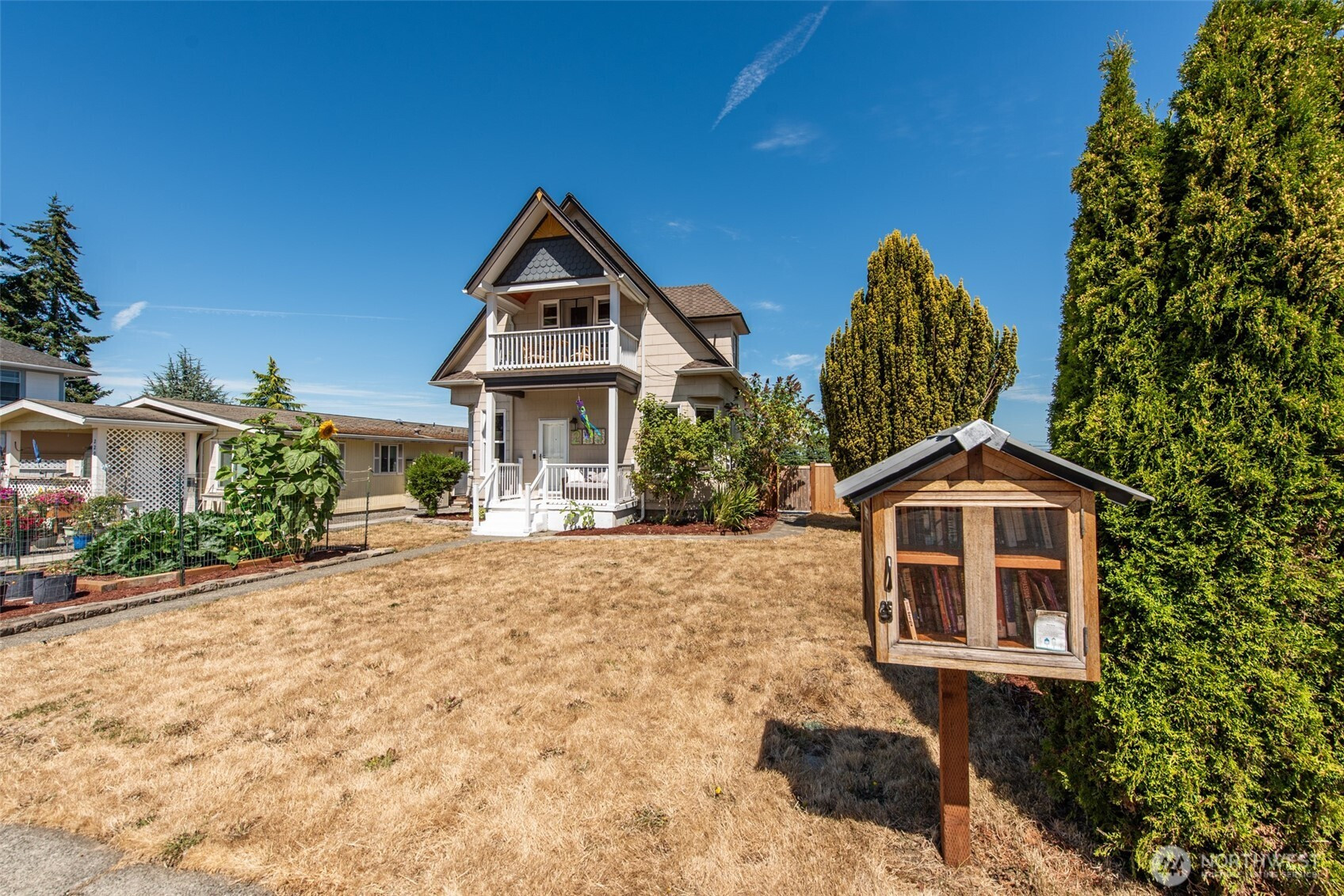 233 E 9th St, Port Angeles, WA 98362